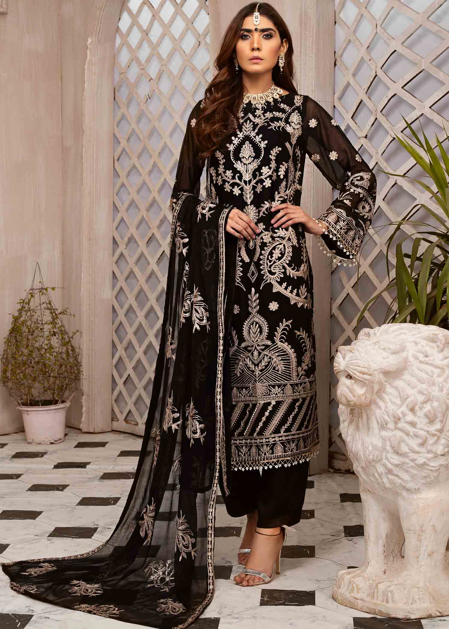 Black Embroidered Chiffon Kurta Set (3-Piece) - Image 3