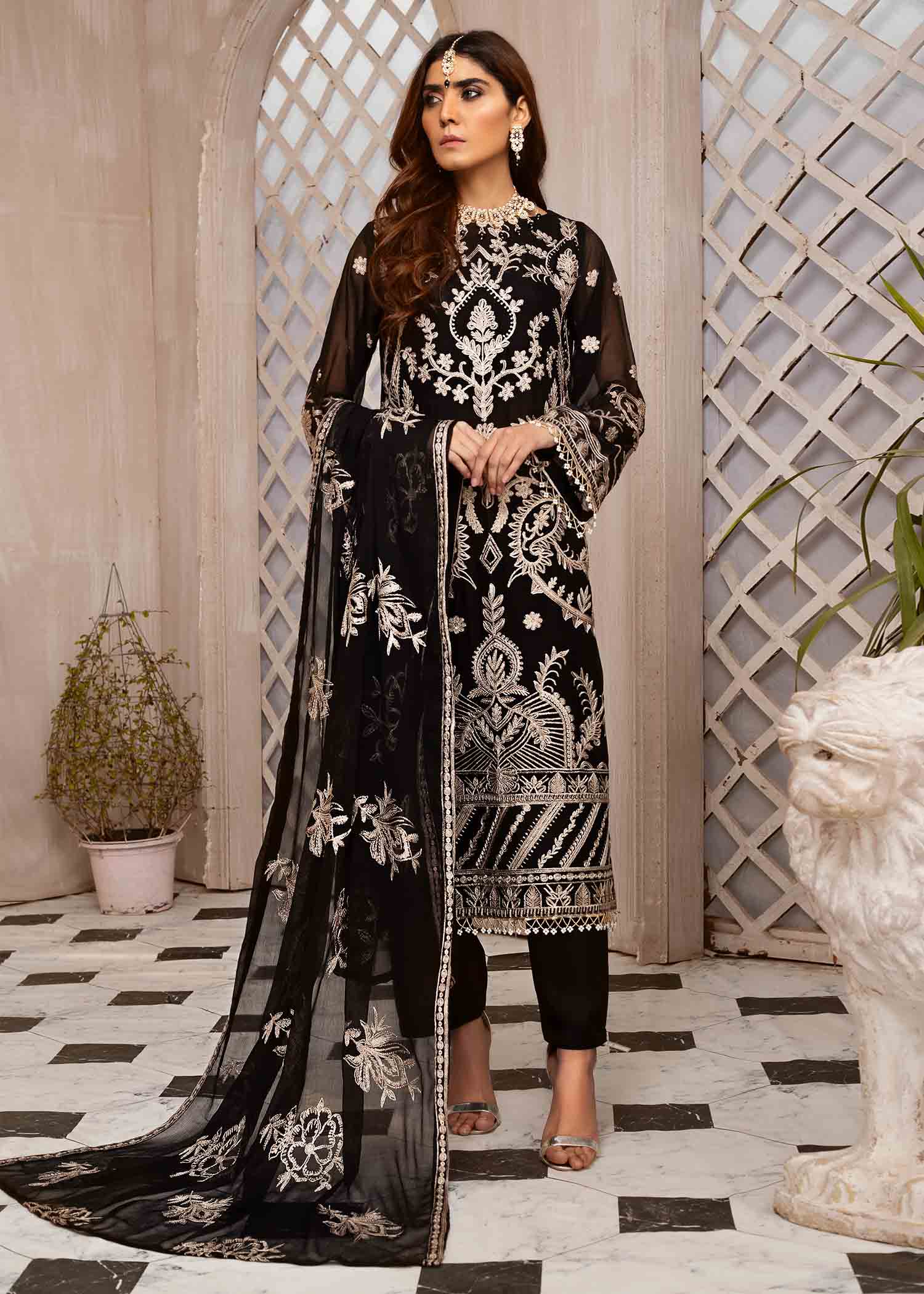 Black Embroidered Chiffon Kurta Set (3-Piece) - Image 4