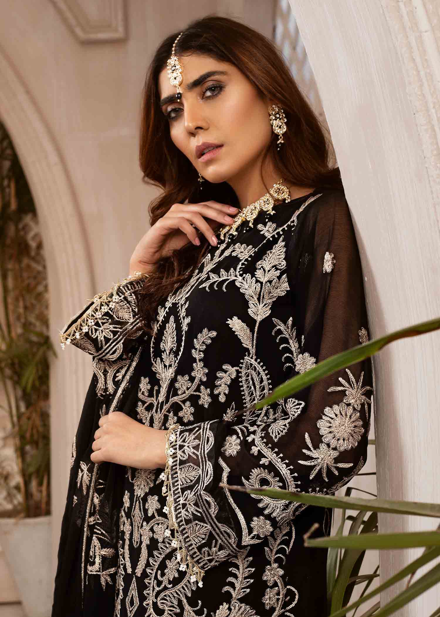 Black Embroidered Chiffon Kurta Set (3-Piece) - Image 5