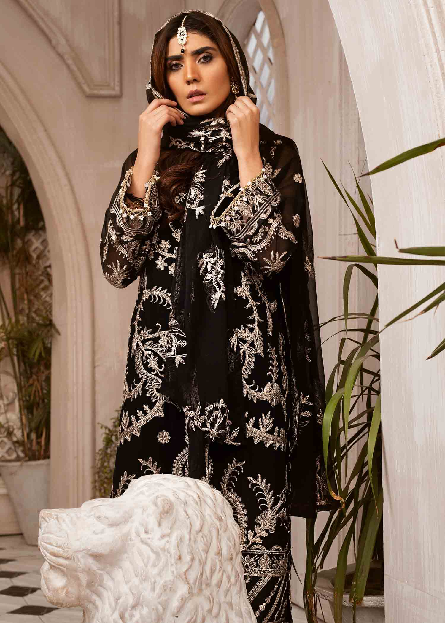 Black Embroidered Chiffon Kurta Set (3-Piece) - Image 8