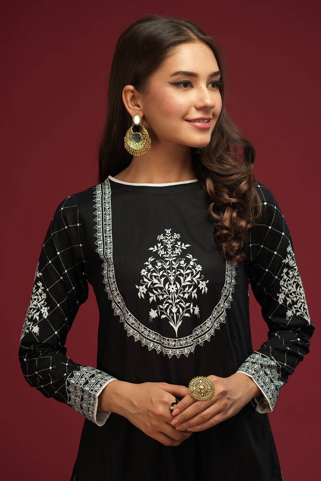 Black Screen-Printed Cotton Lawn Salwar Kameez (3-Piece) - Image 3