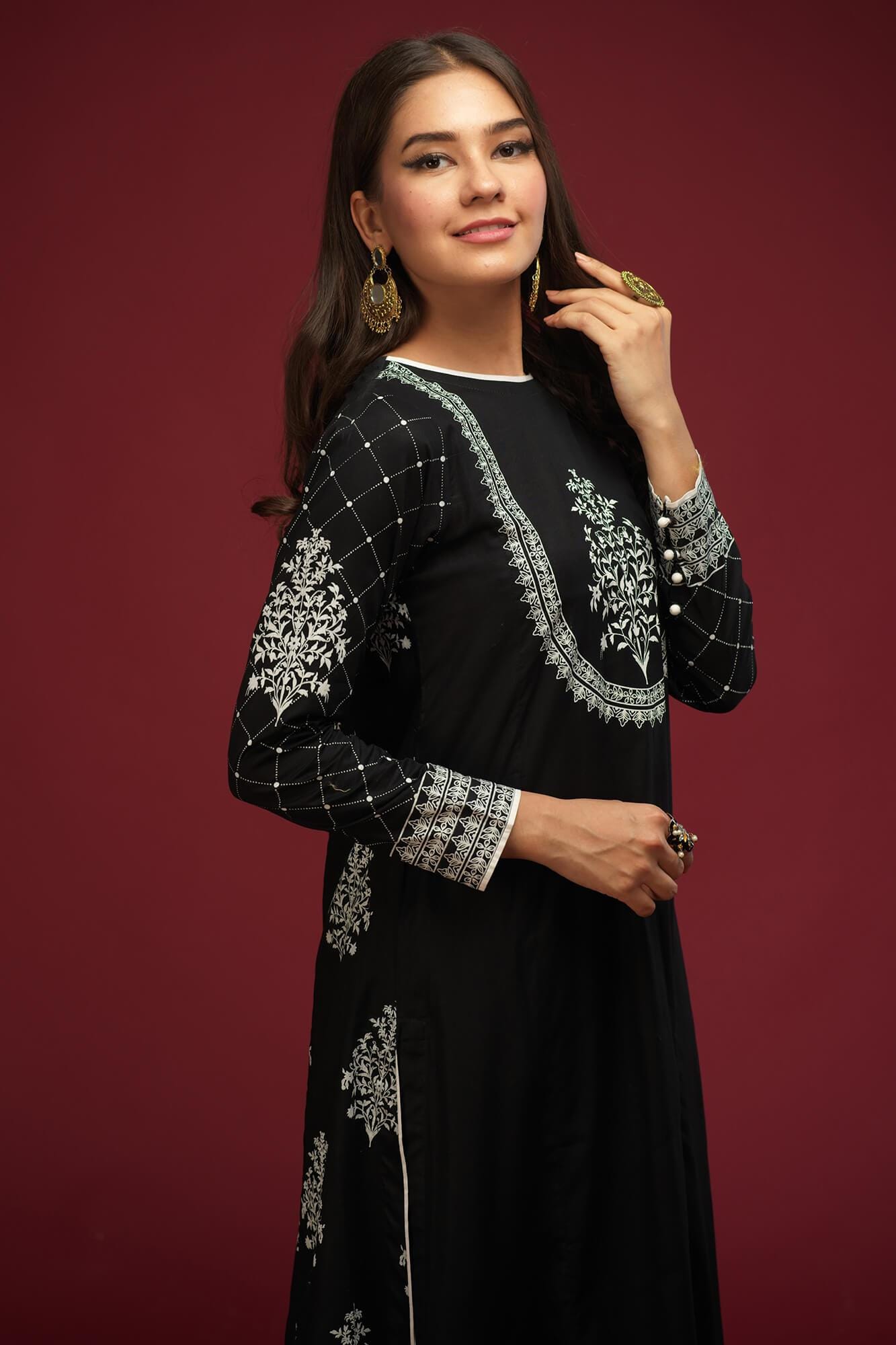 Black Screen-Printed Cotton Lawn Salwar Kameez (3-Piece) - Image 4