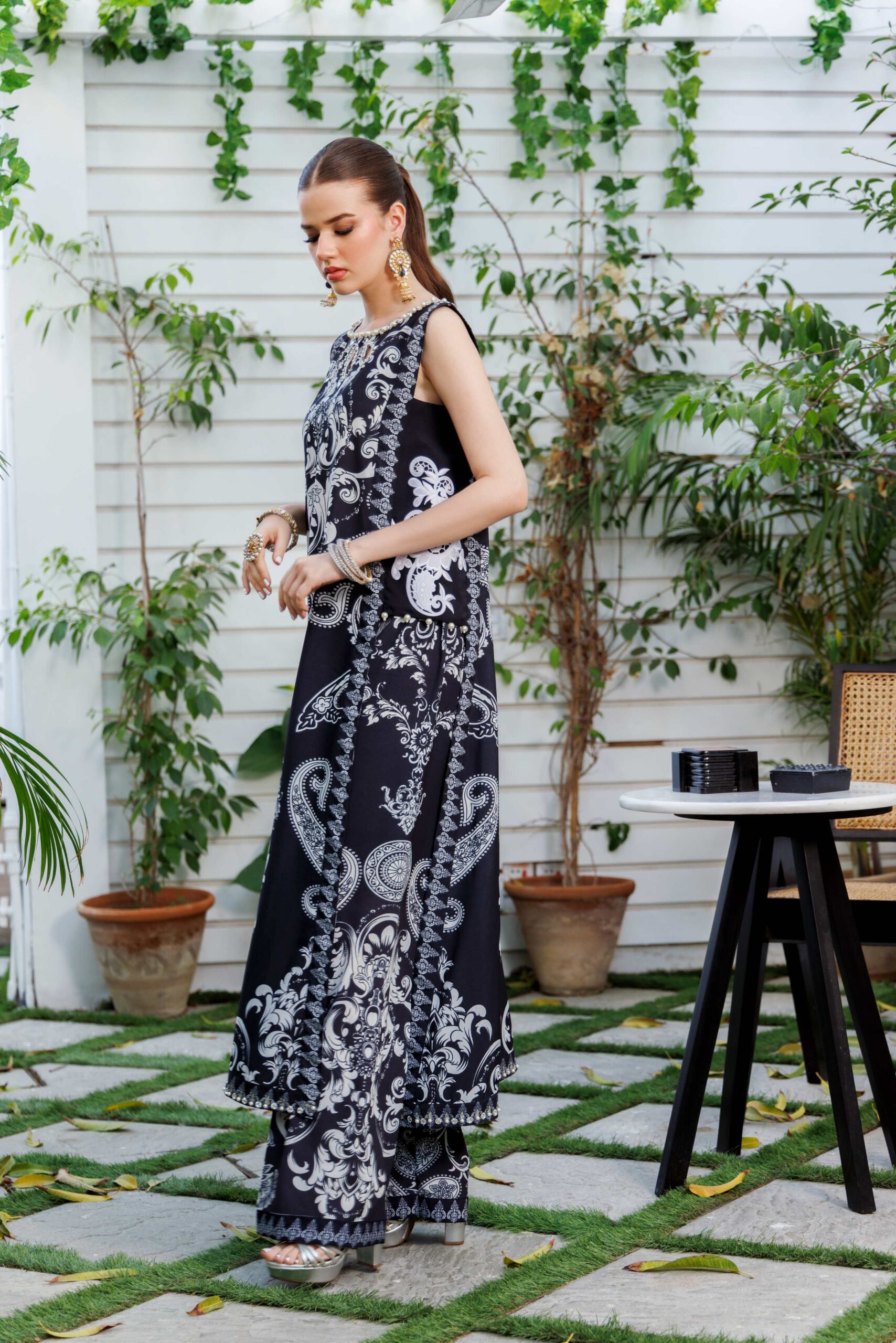 Black Digital Printed Crepe Silk Kurta Set (2-Piece) - Image 3