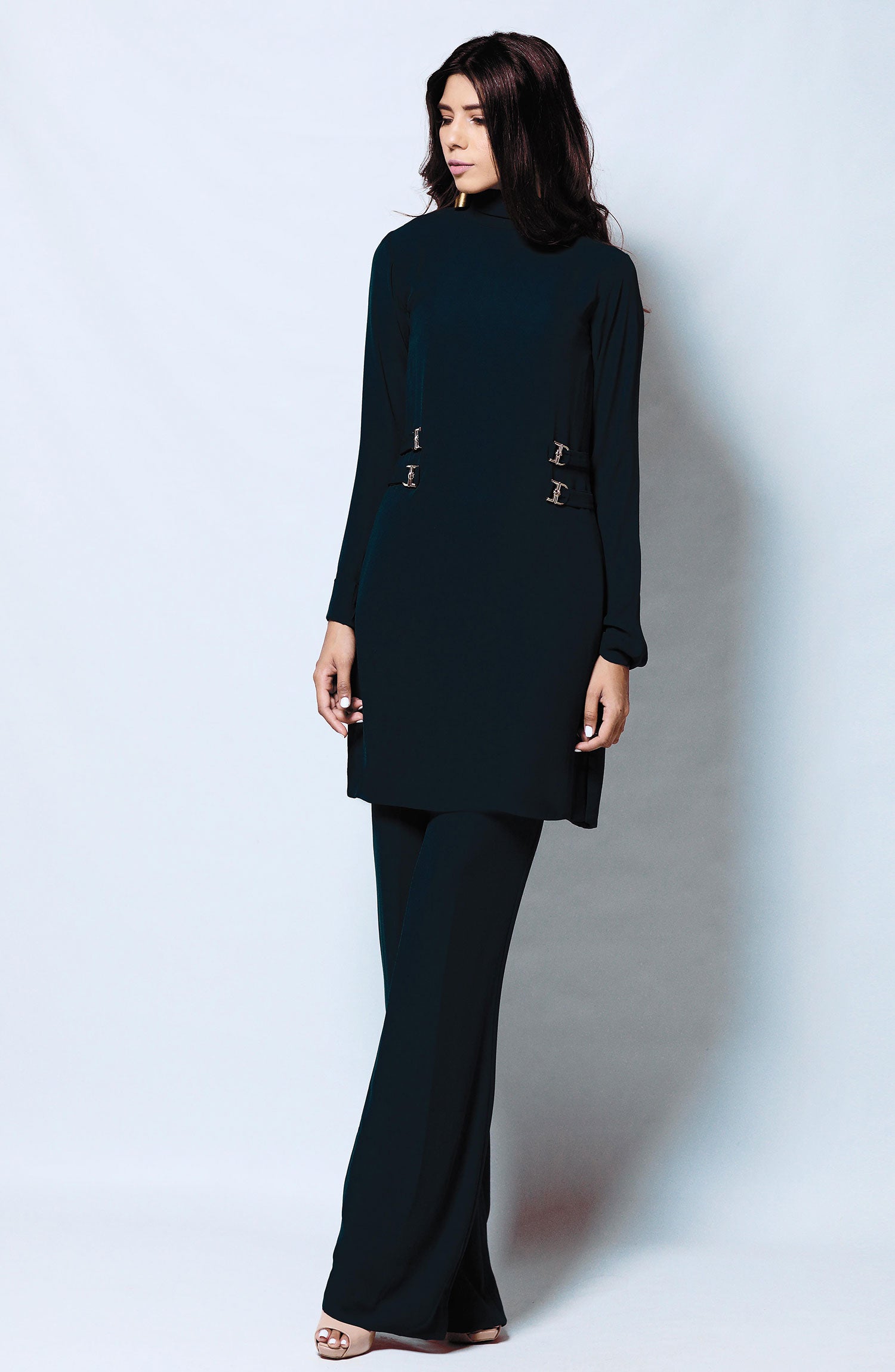 Black Georgette Salwar Kameez with Gold Accents (3-Piece) - Image 4