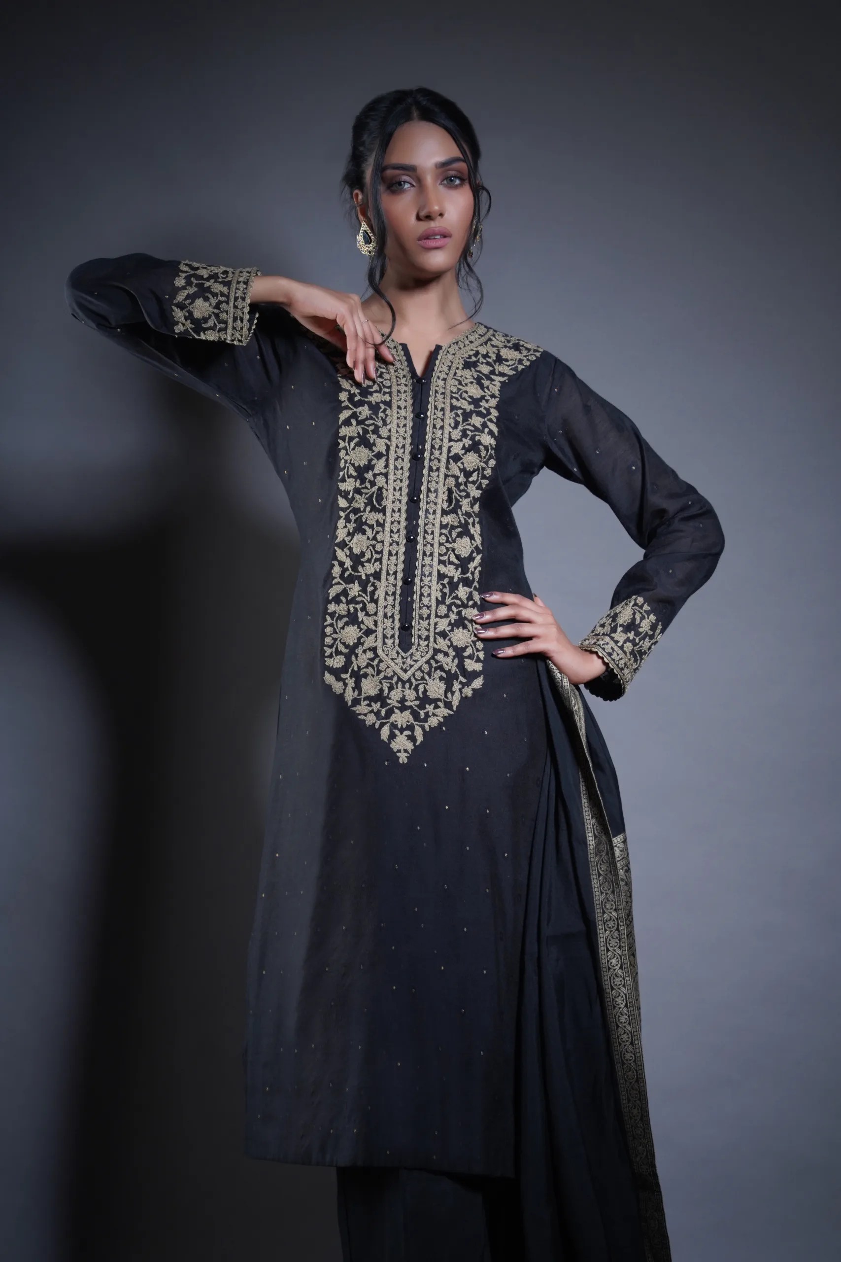 Pakistani Black Hand Embroidered Georgette Salwar Kameez (3-Piece) - Image 1