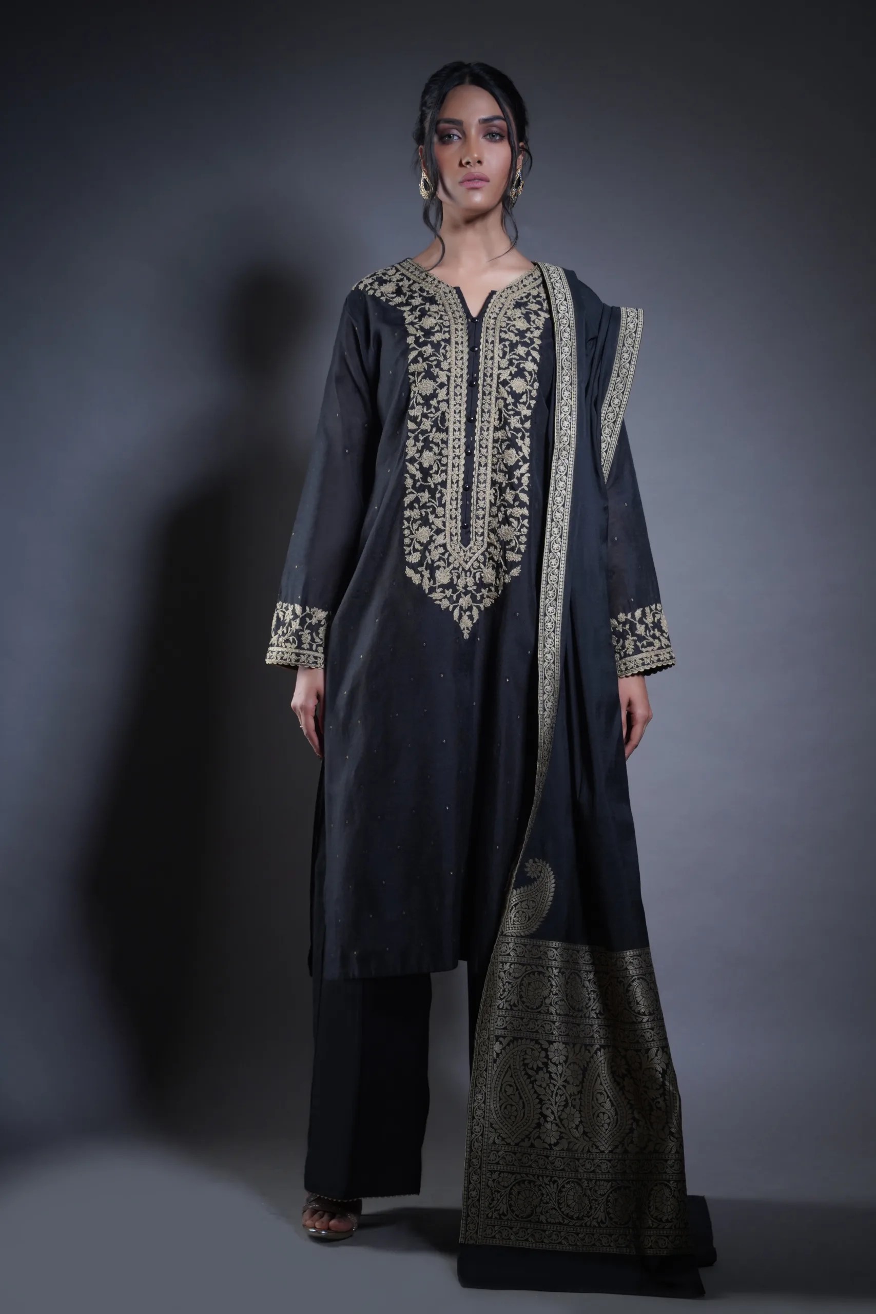 Pakistani Black Hand Embroidered Georgette Salwar Kameez (3-Piece) - Image 5