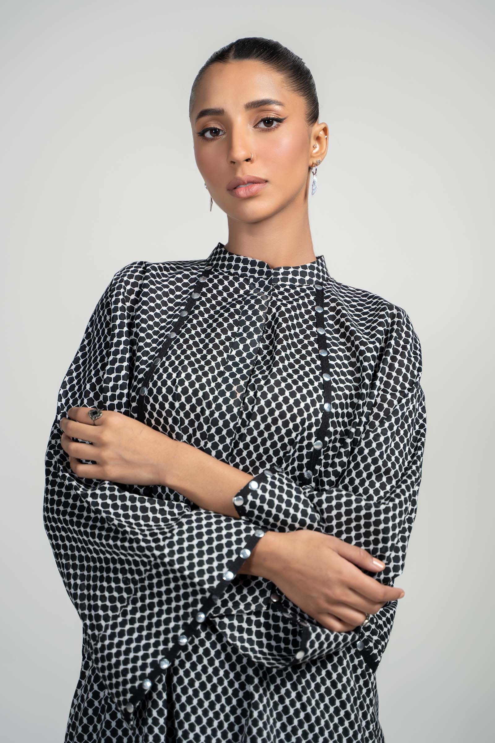 Black Printed Lawn Baggy Shirt & Cambric Shalwar (2-Piece) - Image 2