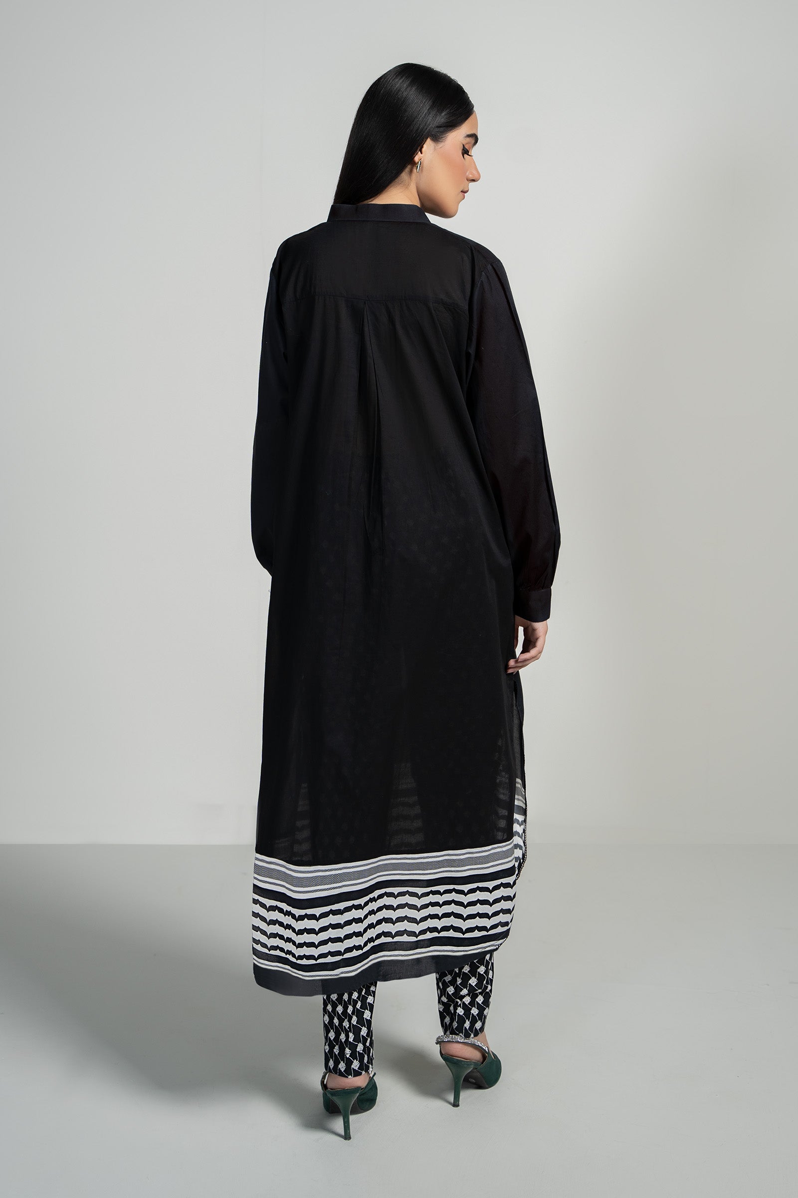 Pakistani Black Digital Printed Lawn 2-Piece Suit - Image 4