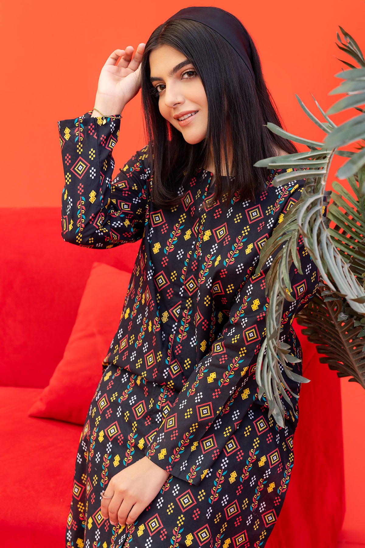 Pakistani Black Digital Printed Lawn Salwar Kameez (2-Piece) - Image 2