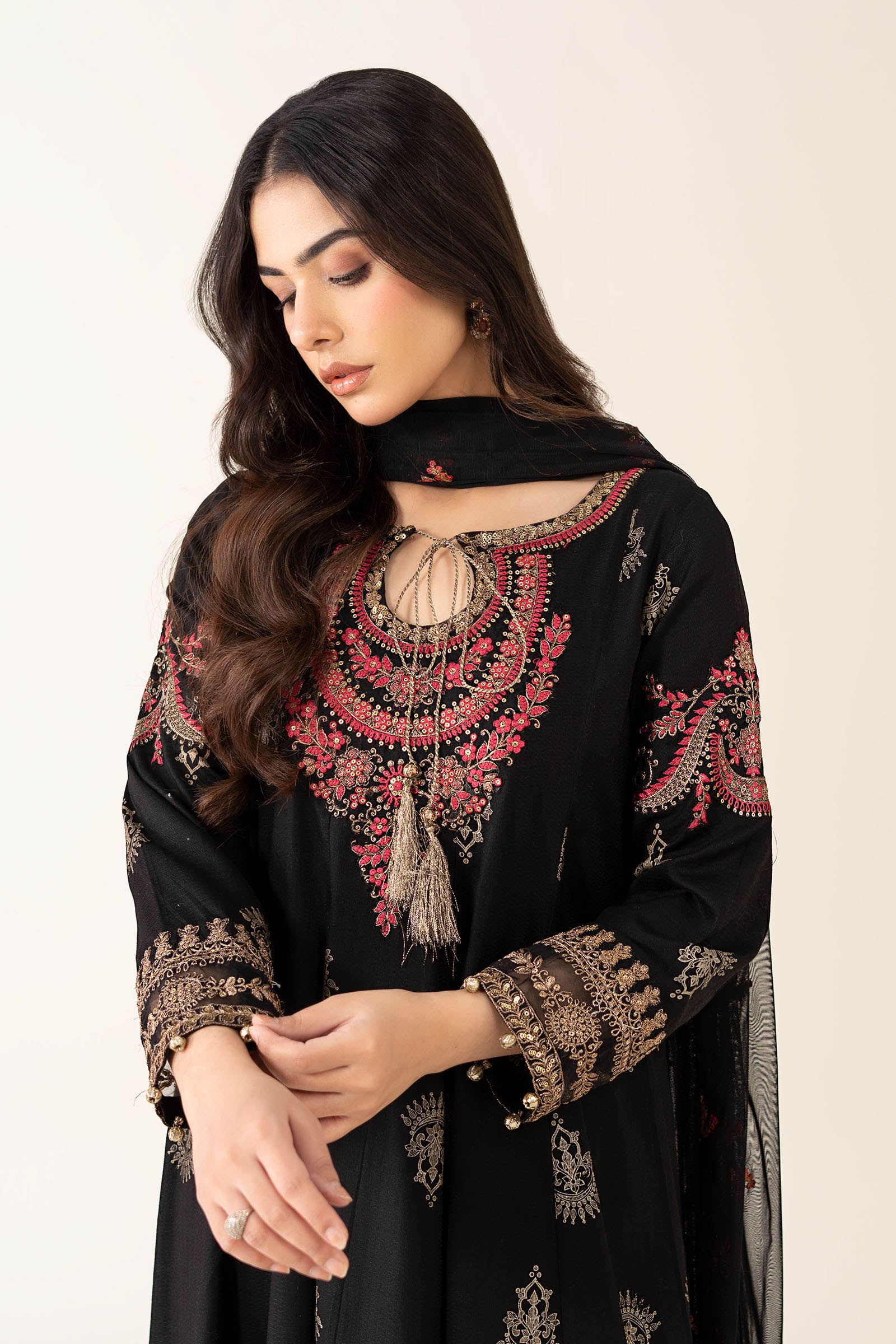 Black Embroidered Lawn Karandi Salwar Kameez (3-Piece) - Image 3