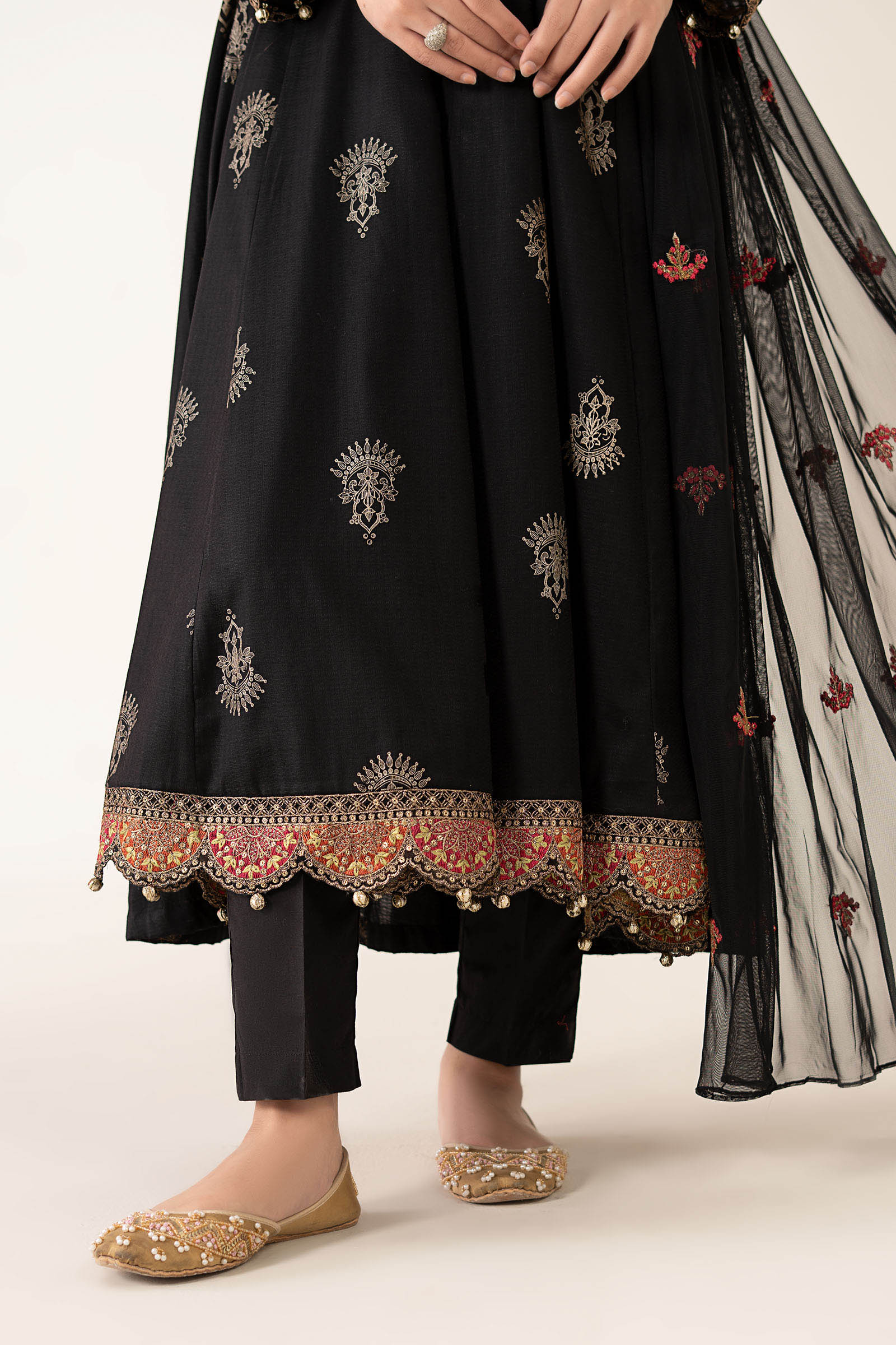 Black Embroidered Lawn Karandi Salwar Kameez (3-Piece) - Image 6