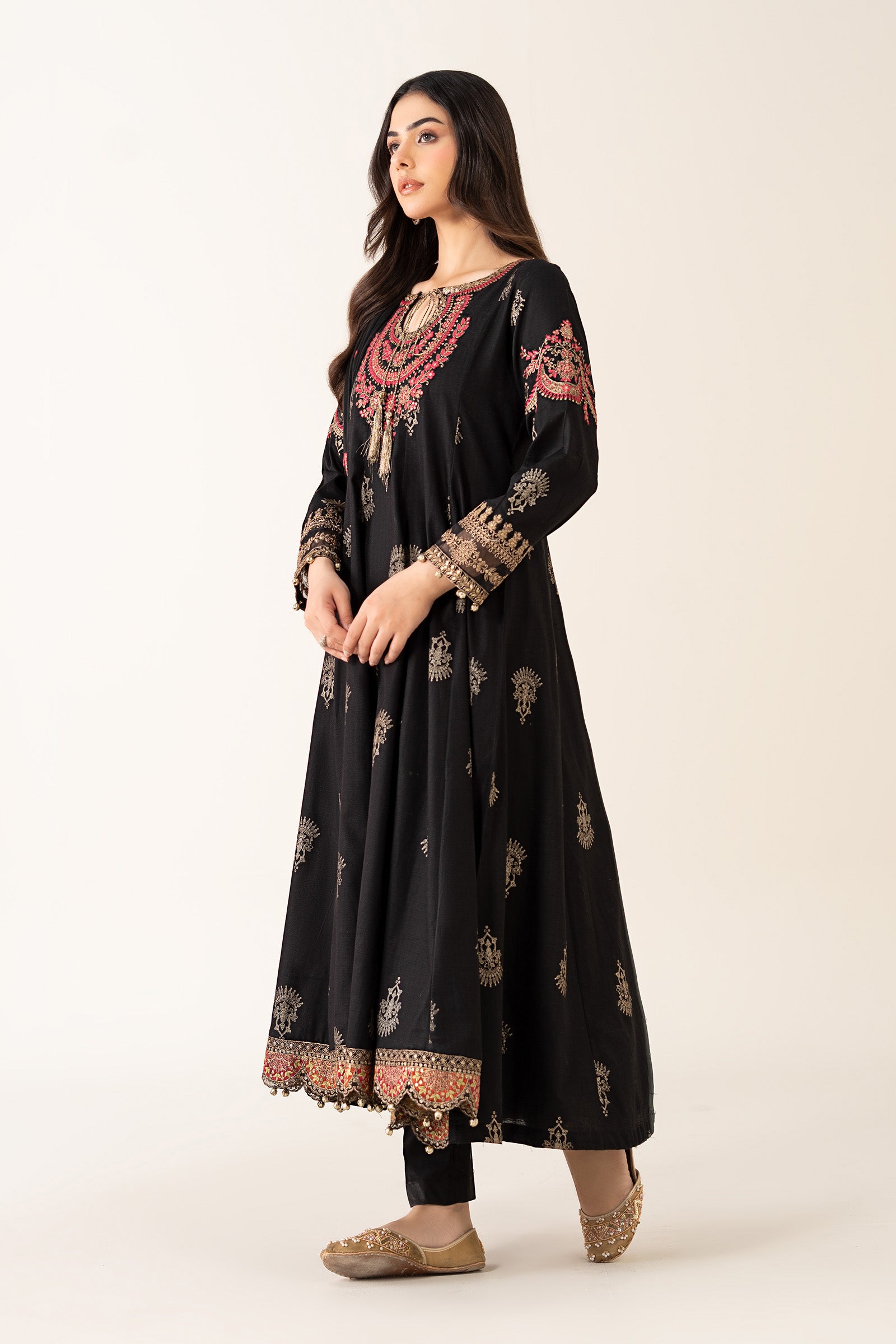 Black Embroidered Lawn Karandi Salwar Kameez (3-Piece) - Image 7