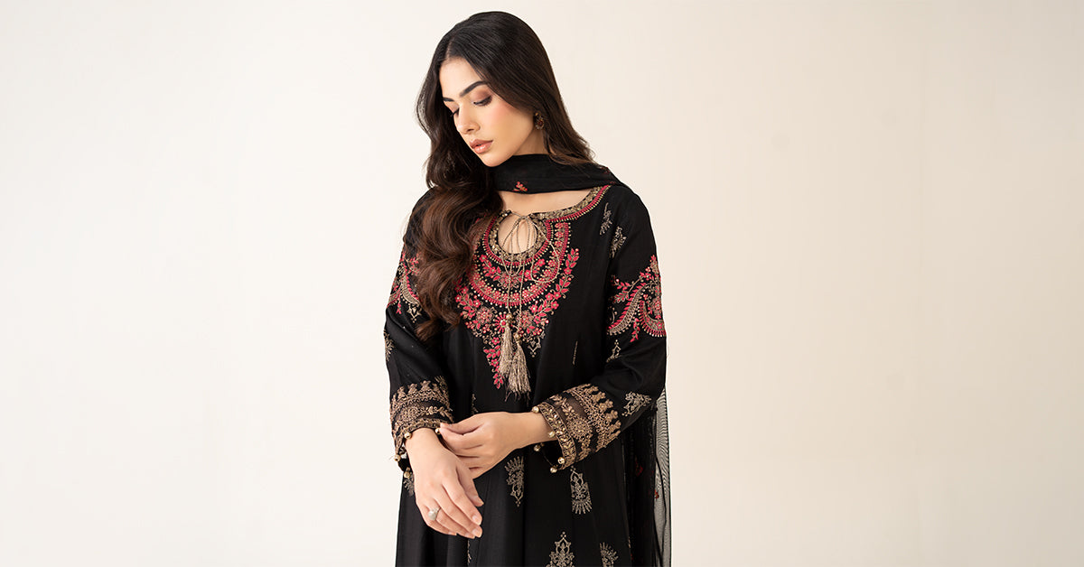 Black Embroidered Lawn Karandi Salwar Kameez (3-Piece) - Image 9