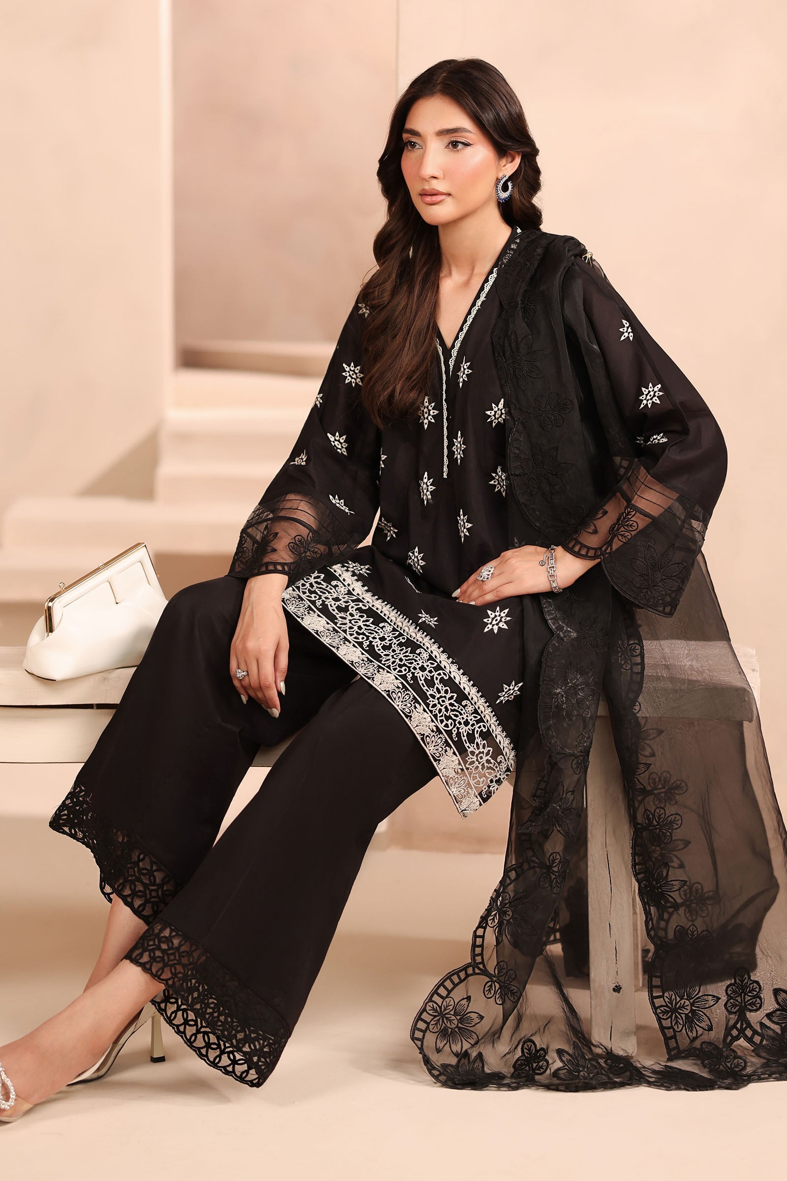 Black Embroidered Lawn 3-Piece Suit - Image 4