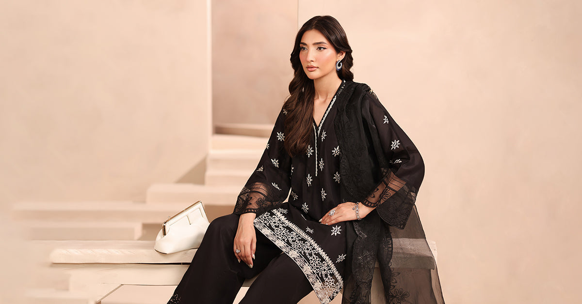 Black Embroidered Lawn 3-Piece Suit - Image 9