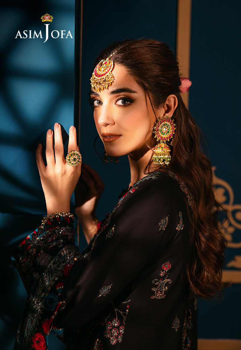 Pakistani Black Embroidered Lawn & Chiffon 3-Piece Suit - Image 7