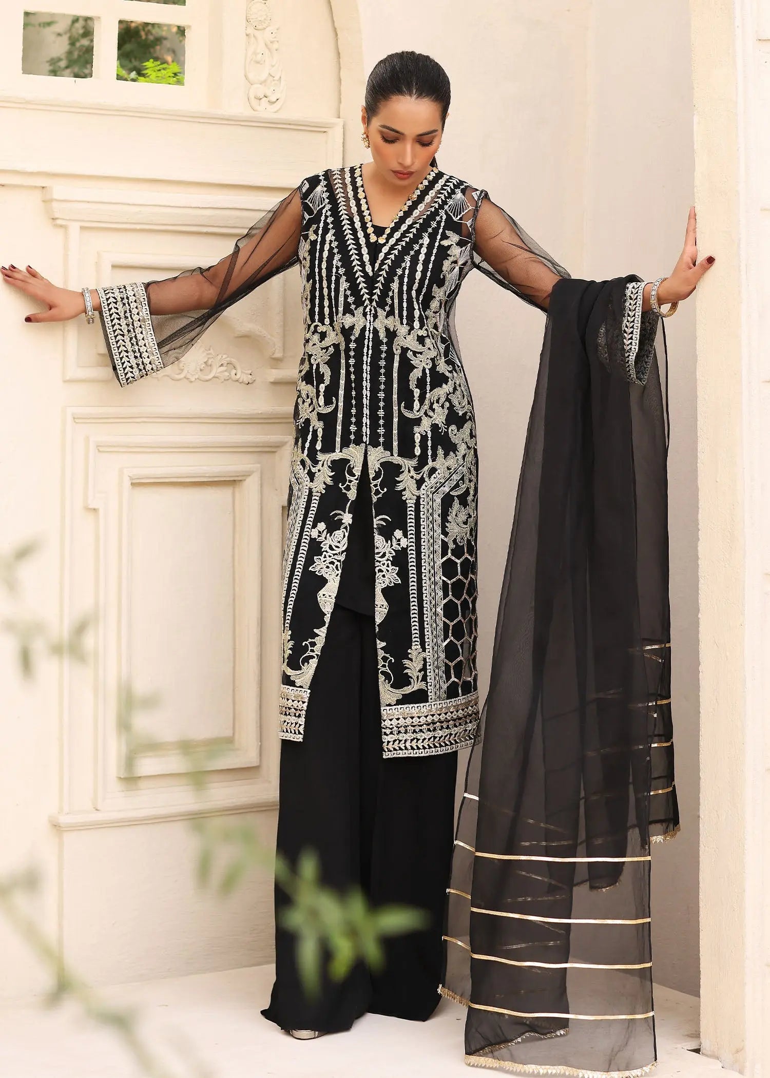 Black Embroidered Net Kurta Set (3-Piece) - Image 5