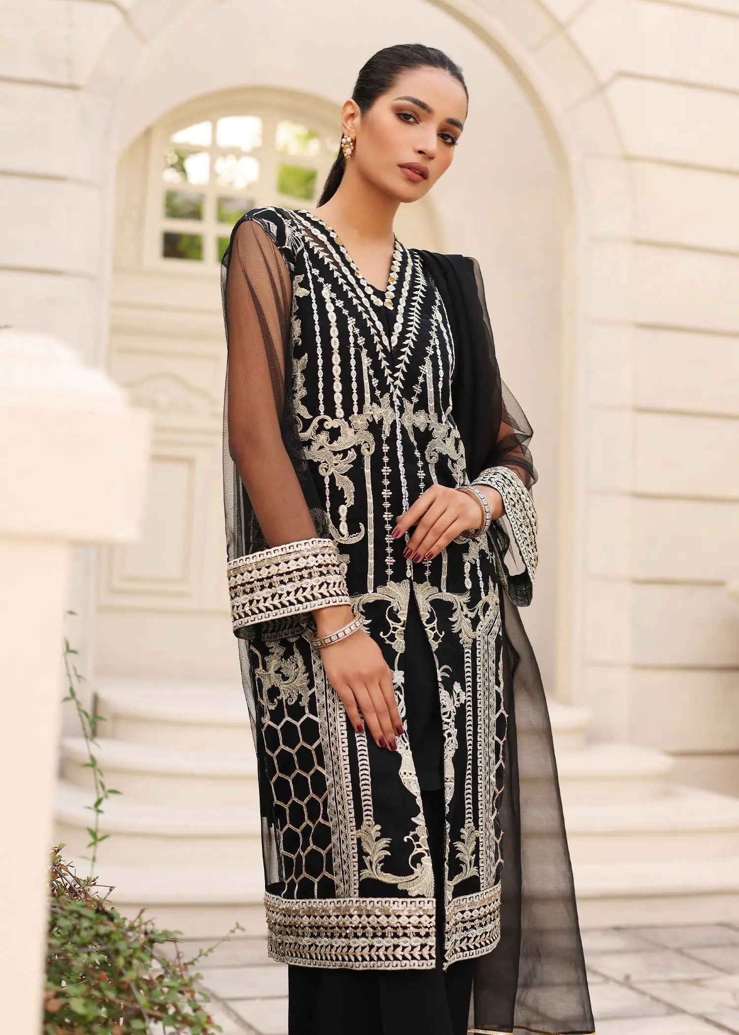 Black Embroidered Net Kurta Set (3-Piece) - Image 7