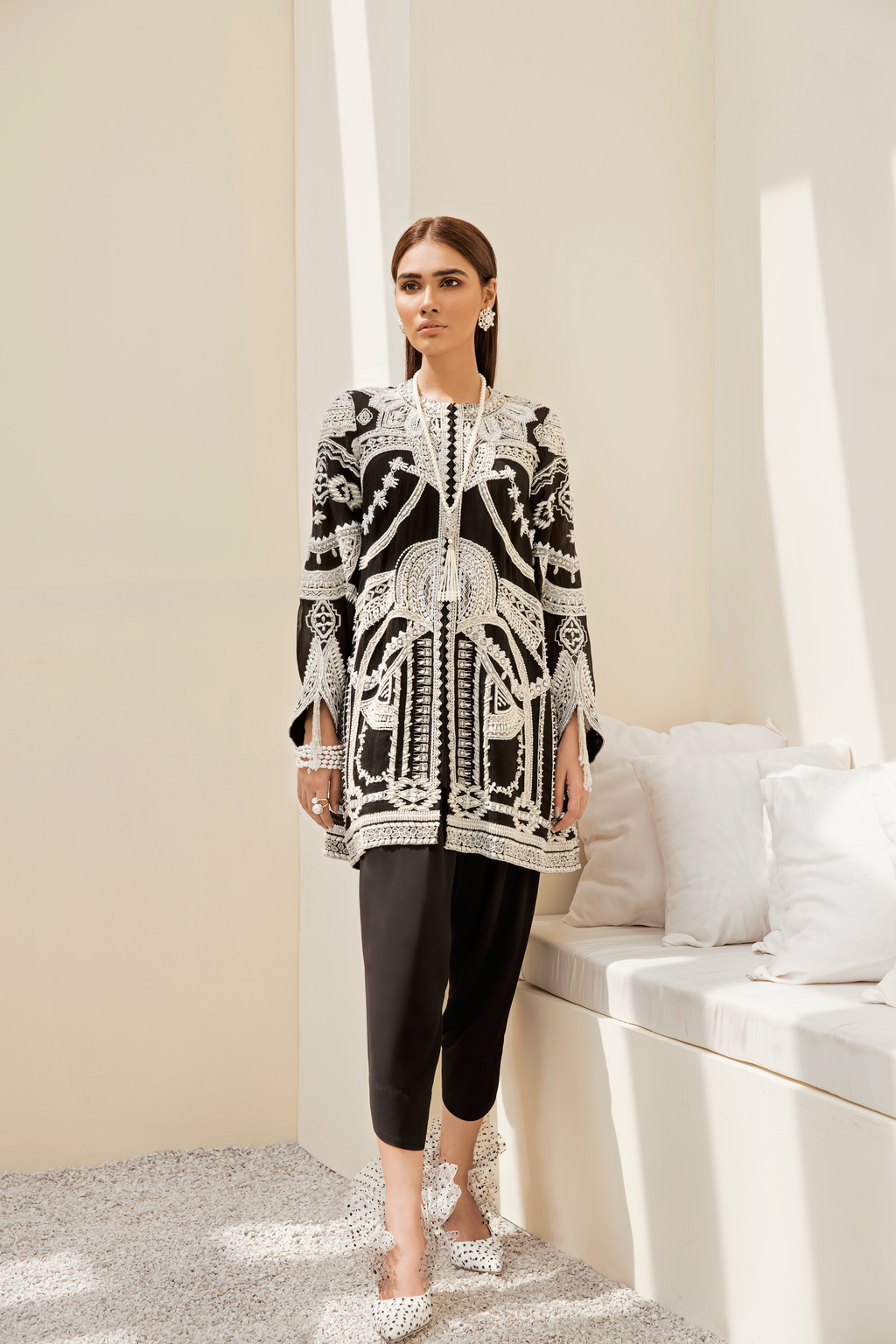 Black Hand-Embellished Pure Organza Salwar Kameez (2-Piece) - Image 1