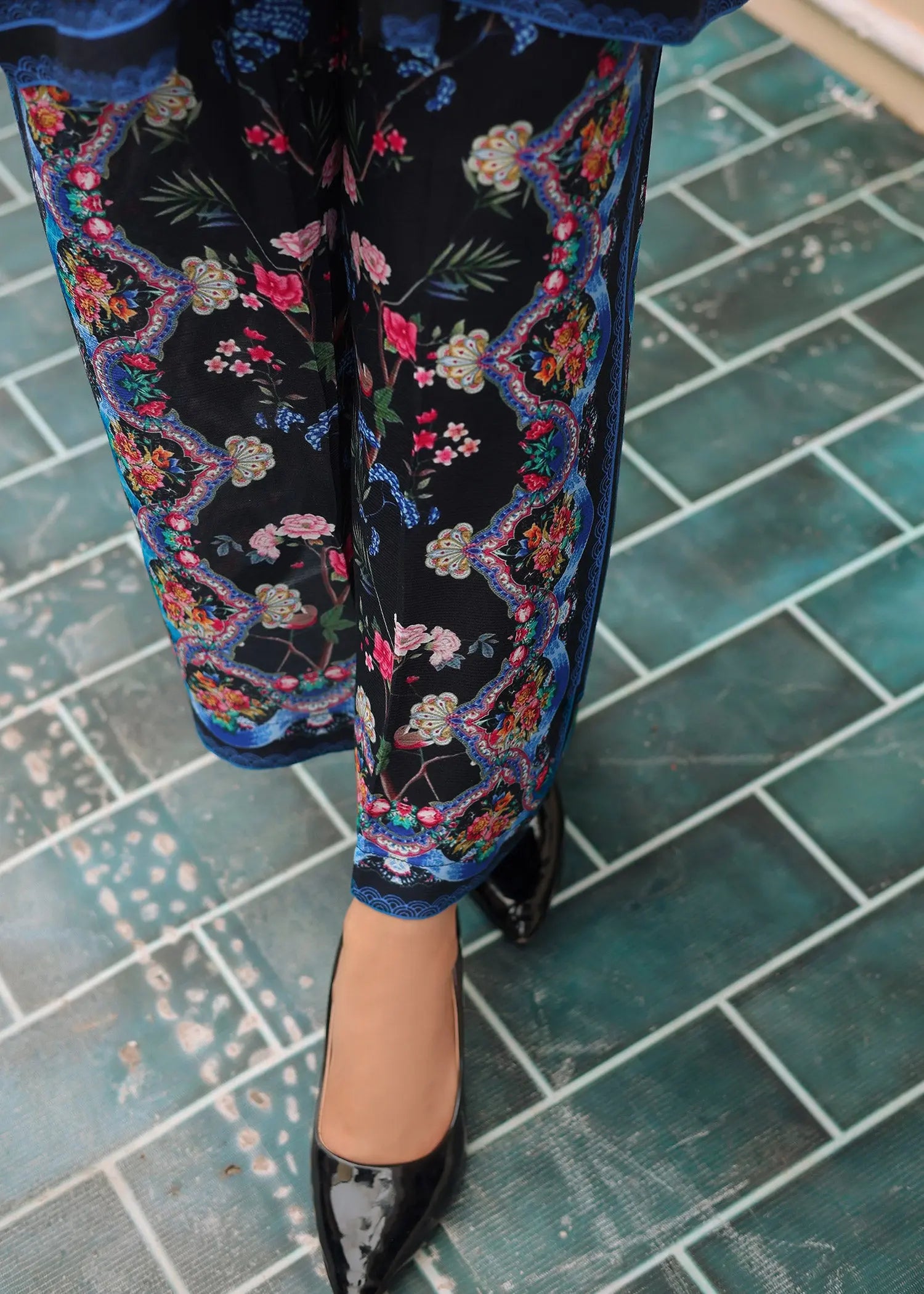 Pakistani Black Printed PK Raw Silk Salwar Kameez (2-Piece) - Image 6