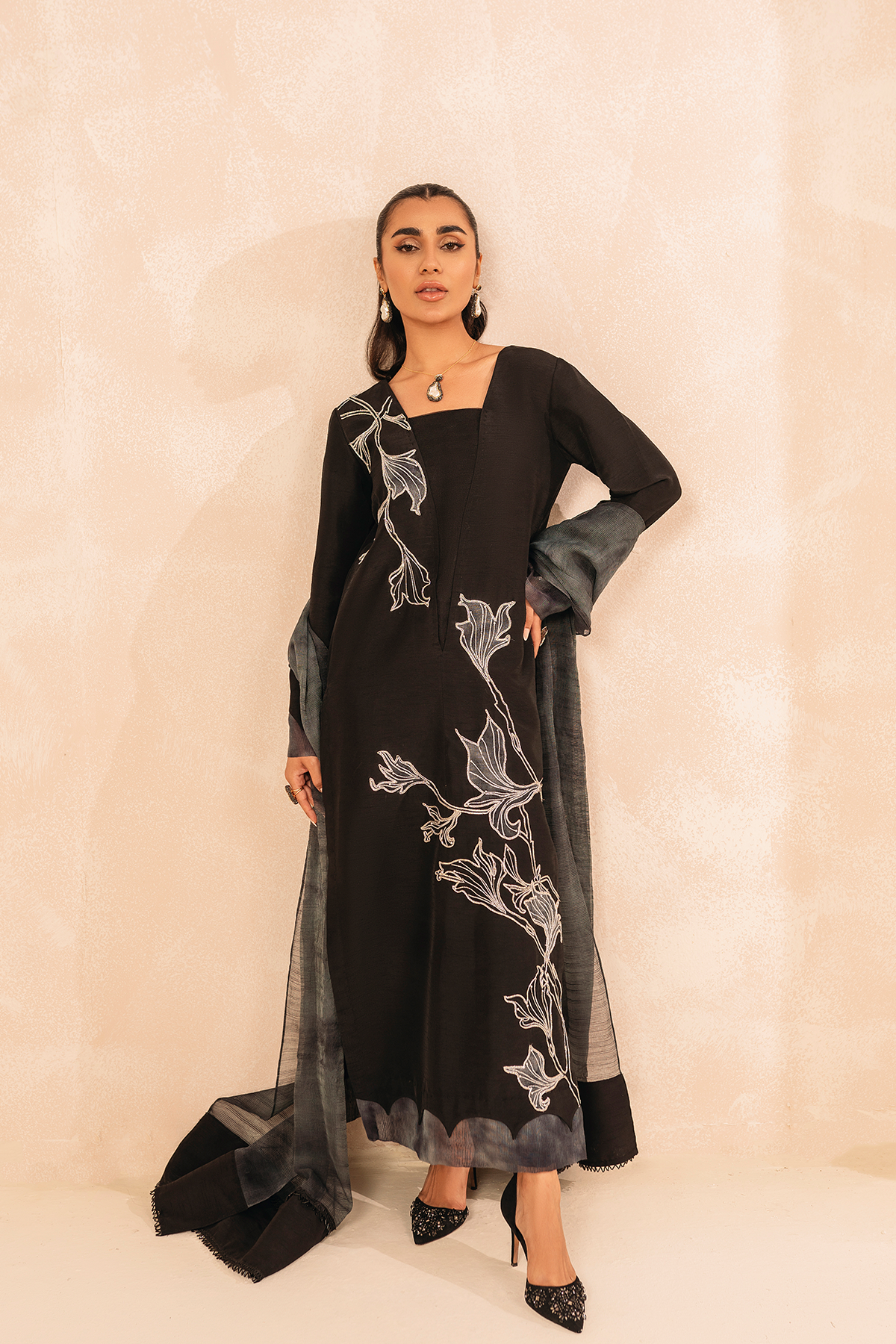 Pakistani Black Cut Dana Raw Silk Salwar Kameez (3-Piece) - Image 1