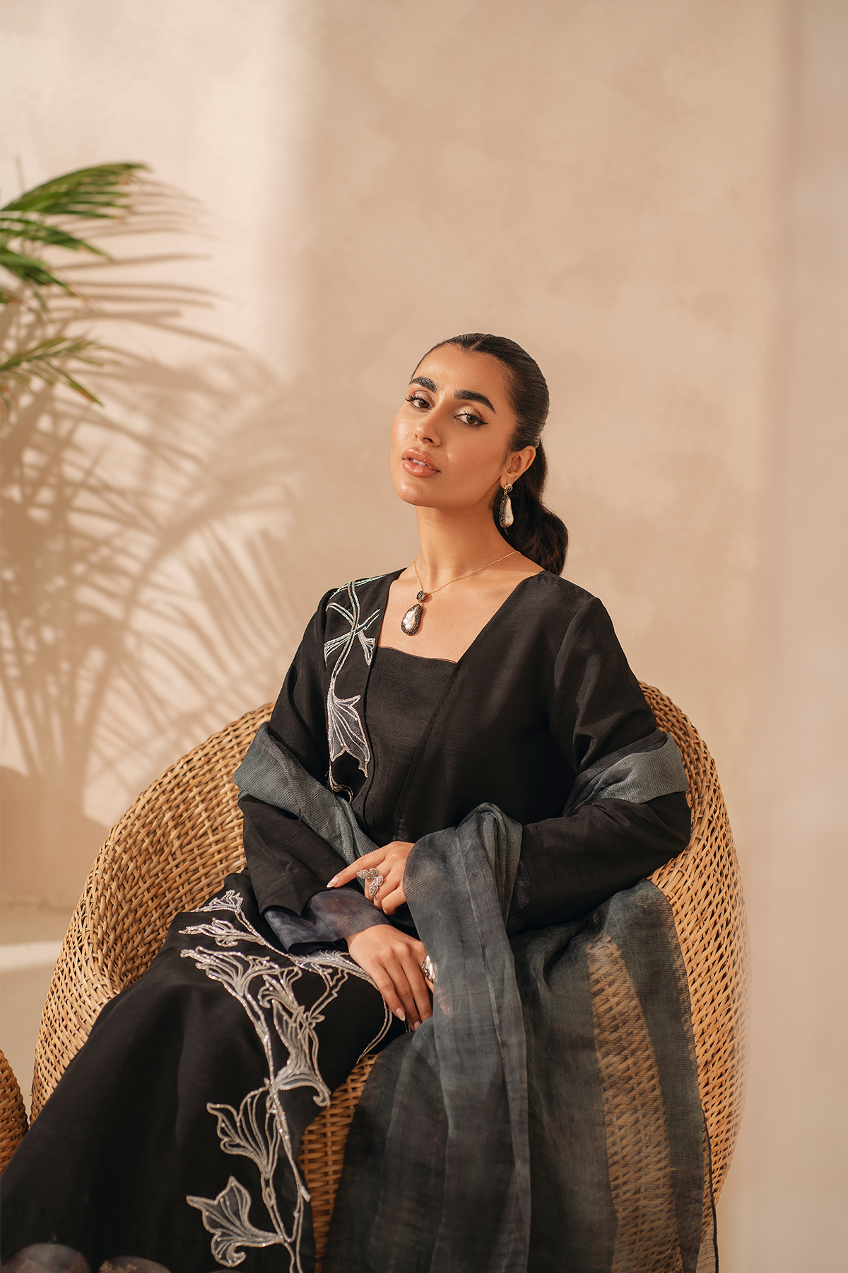 Pakistani Black Cut Dana Raw Silk Salwar Kameez (3-Piece) - Image 5