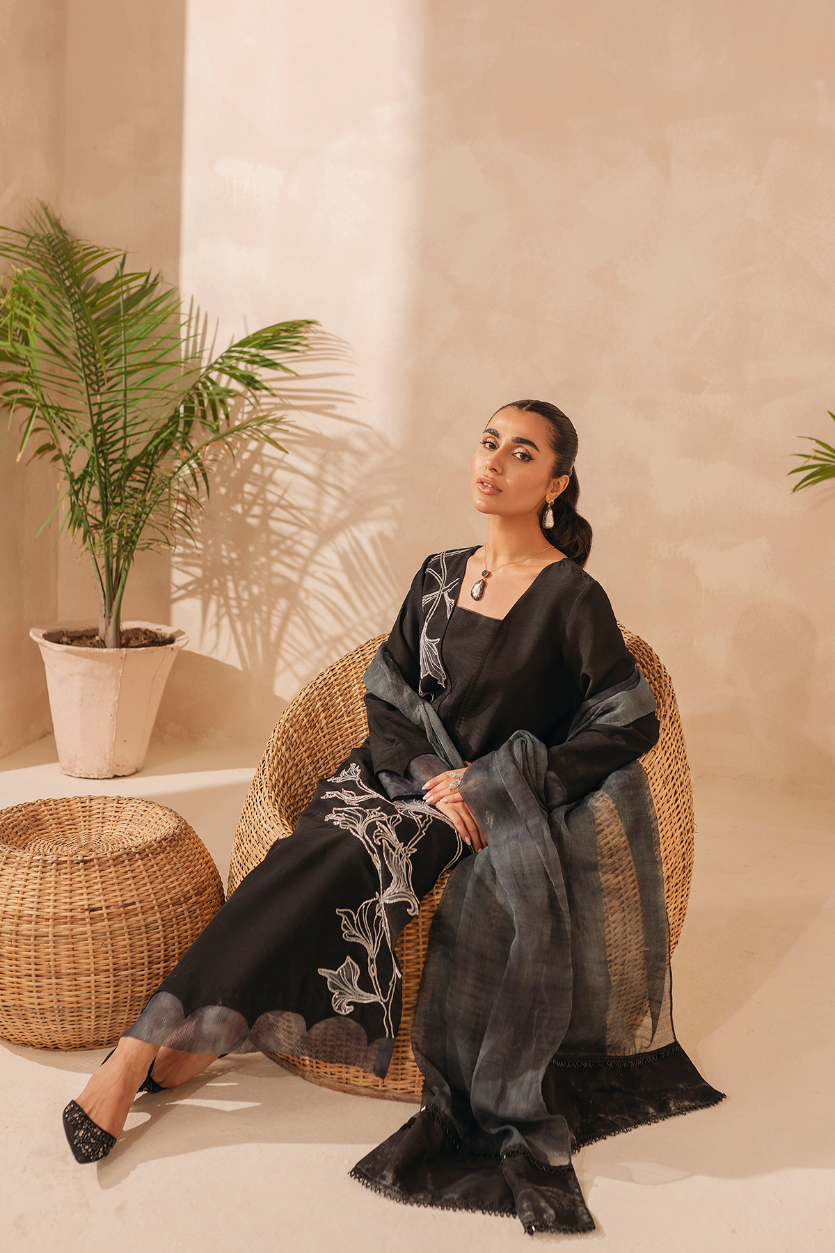 Pakistani Black Cut Dana Raw Silk Salwar Kameez (3-Piece) - Image 6