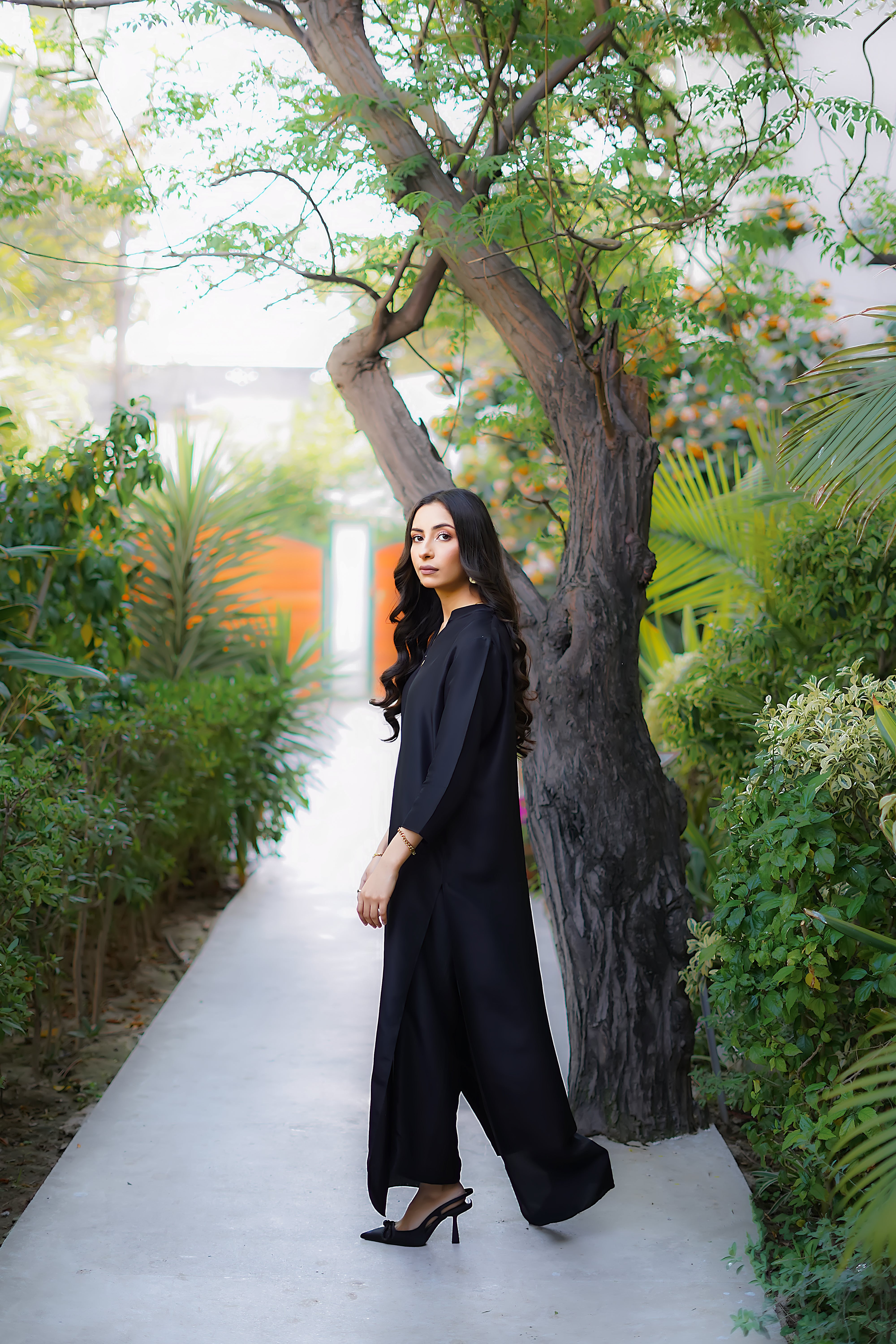 Pakistani Black Pure Raw Silk Salwar Kameez (3-Piece) - Image 4