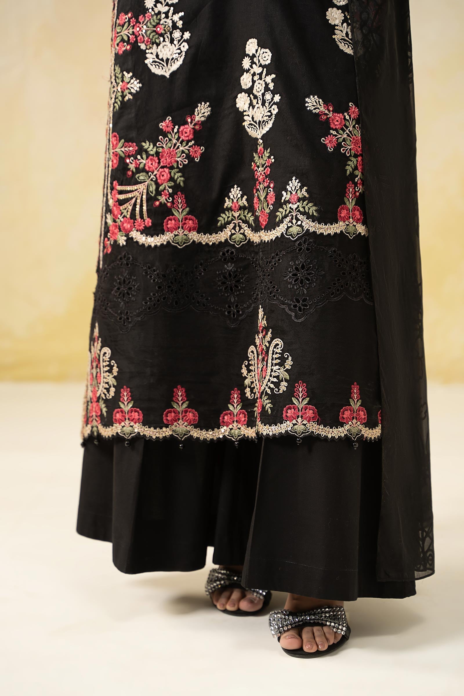 Pakistani Black Embroidered Self Jacquard Lawn Suit (3-Piece) - Image 5