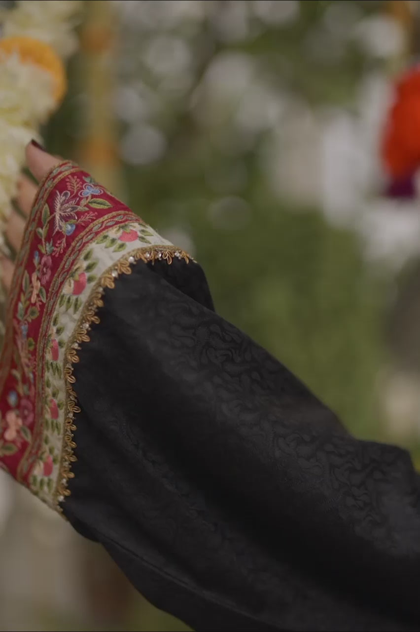 Black Haath-aari Embroidered Jamawar & Silk Kurta Set (3-Piece) - Image 5