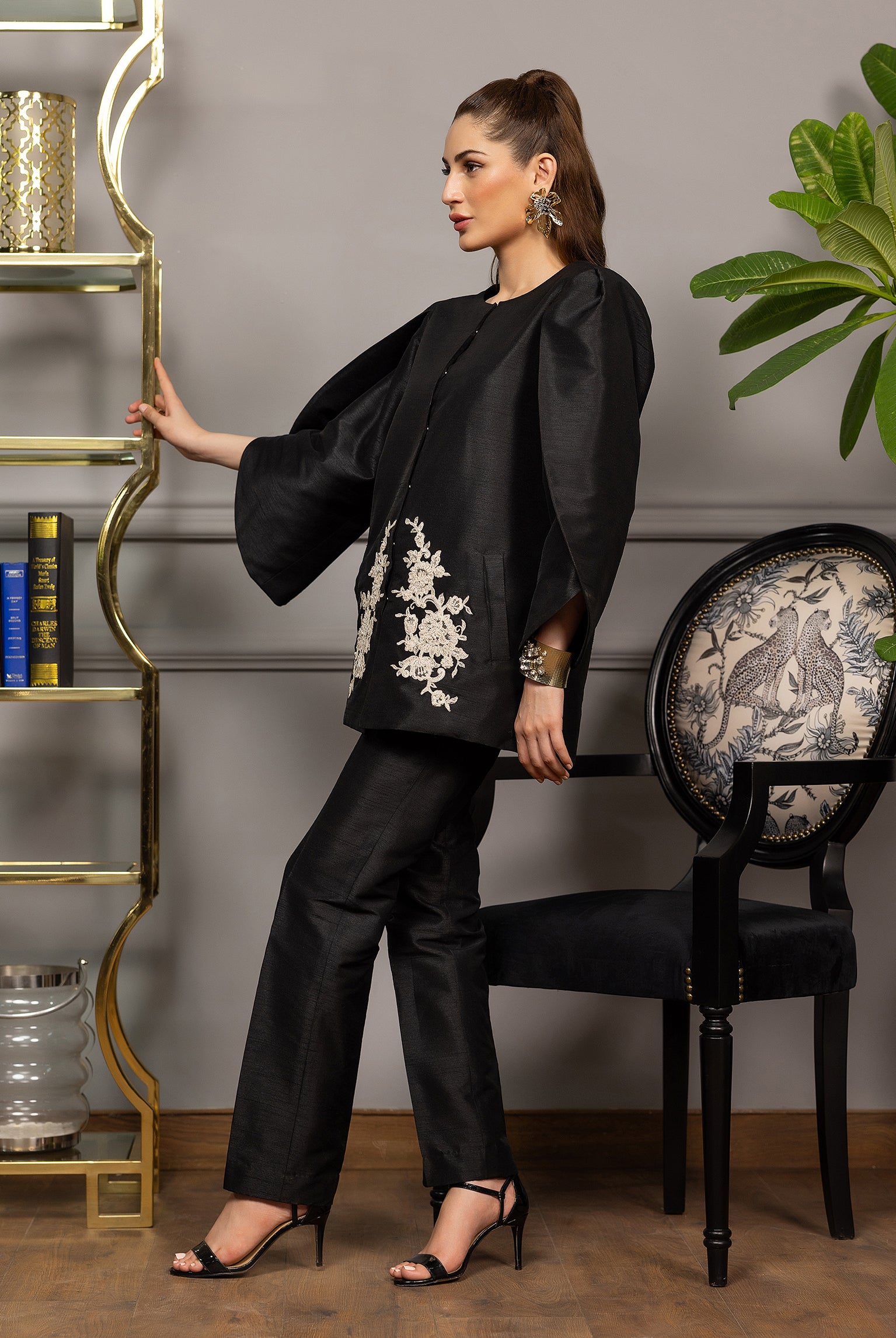Black Embroidered Silk-Blend Jacket Kameez (2-Piece) - Image 3