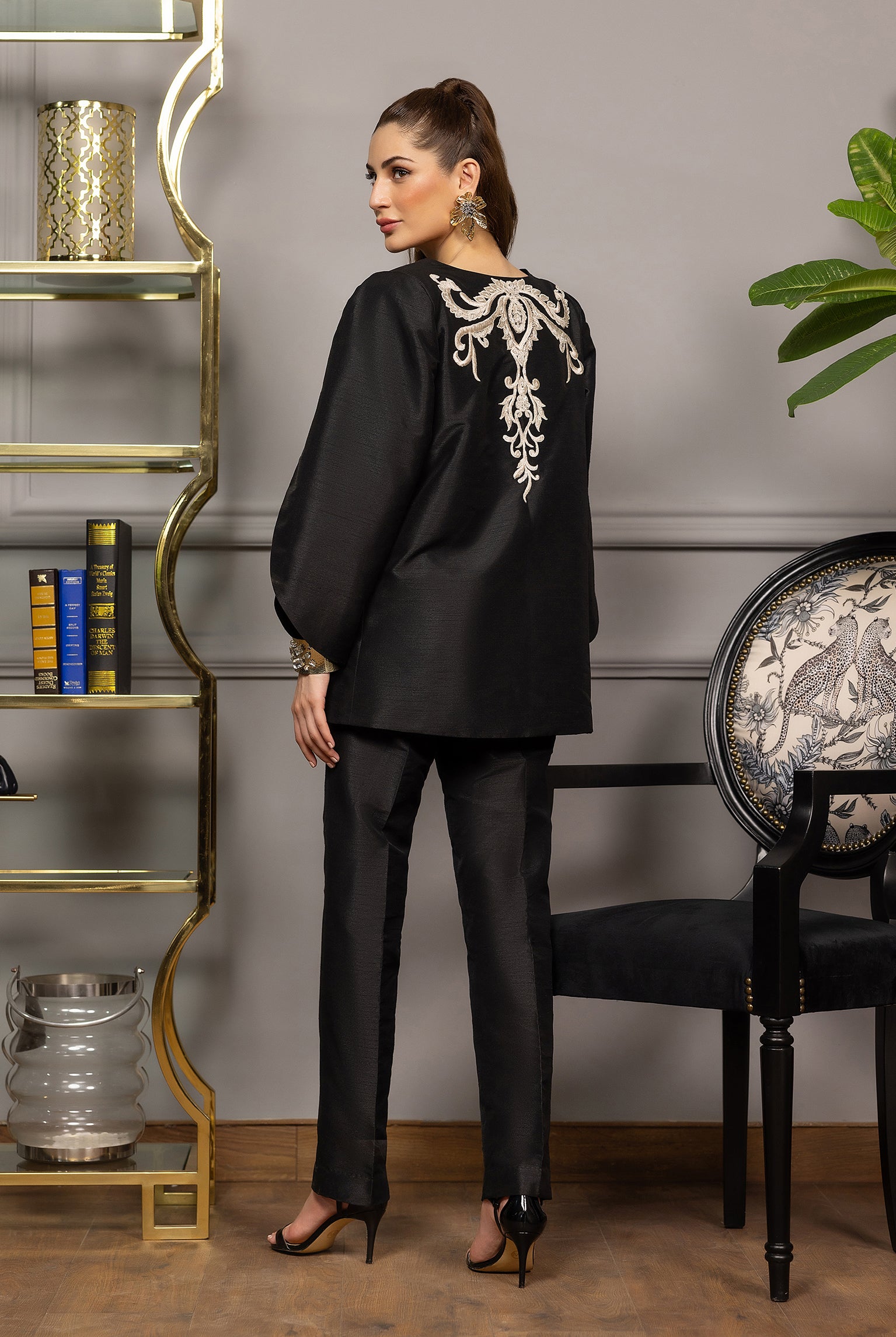 Black Embroidered Silk-Blend Jacket Kameez (2-Piece) - Image 4
