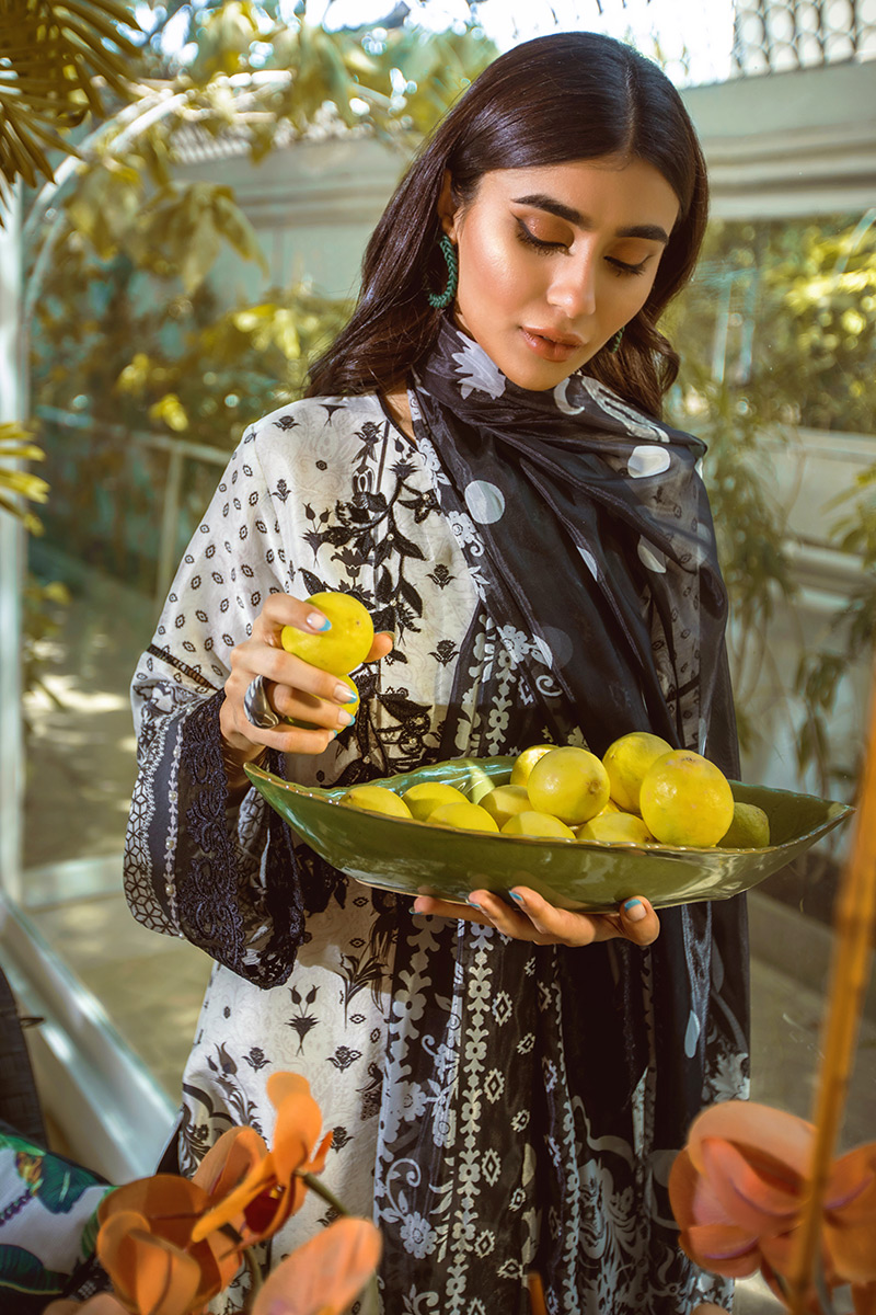 Pakistani Black and White Printed Pure Silk Salwar Kameez (3-Piece) - Image 4