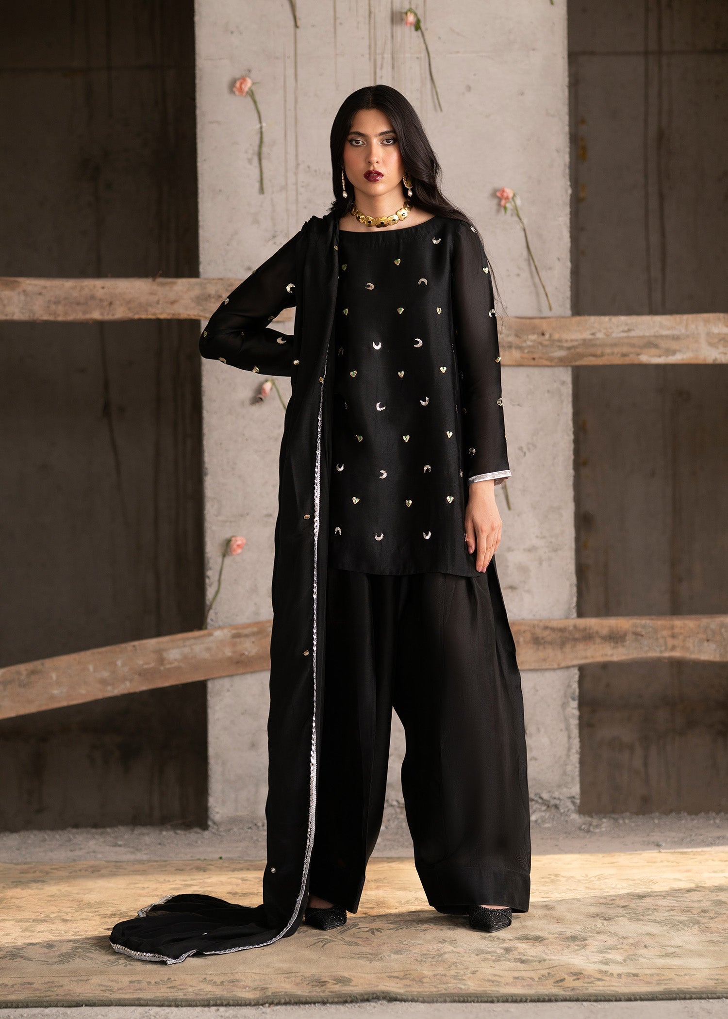 Pakistani Black Embellished Tissue Silk Kurta Set (3-Piece) - Image 1