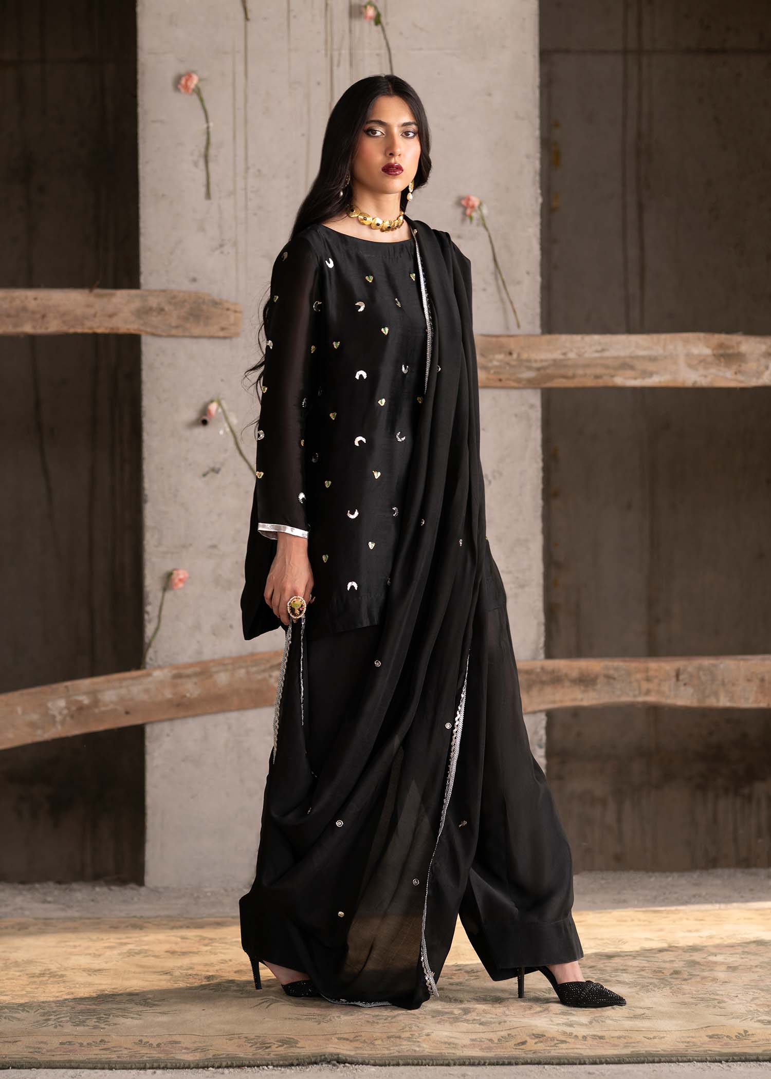 Pakistani Black Embellished Tissue Silk Kurta Set (3-Piece) - Image 11