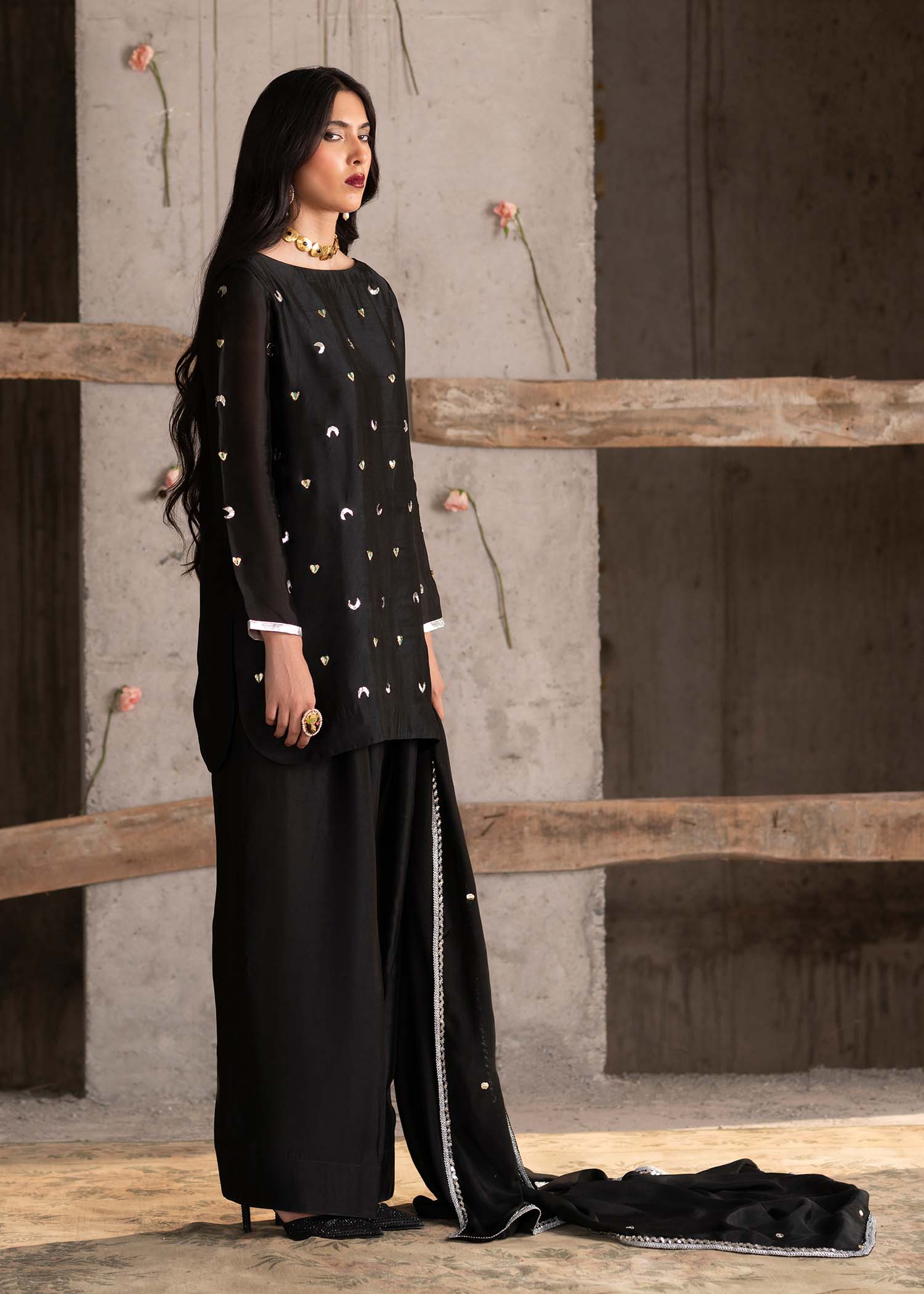 Pakistani Black Embellished Tissue Silk Kurta Set (3-Piece) - Image 13