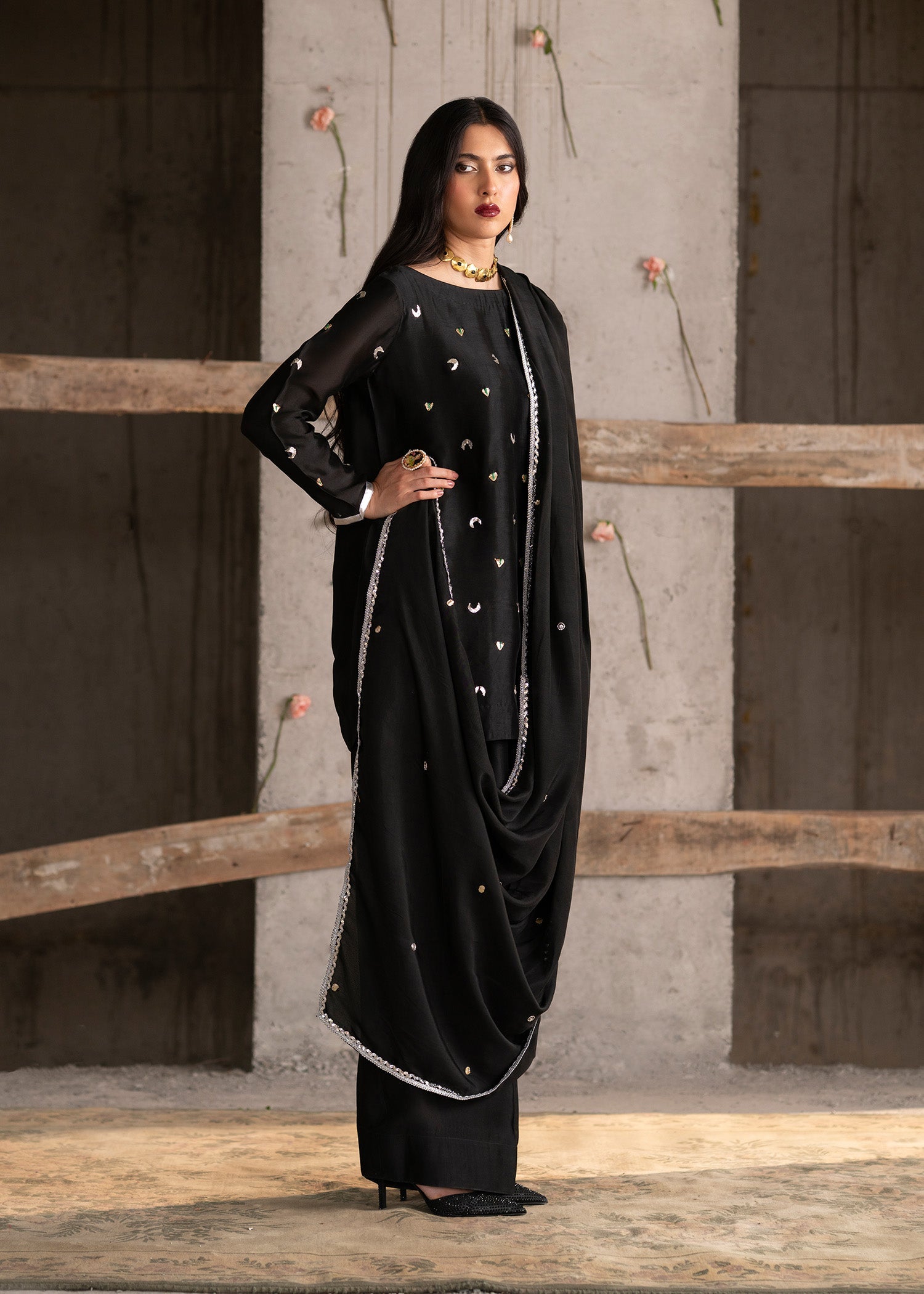 Pakistani Black Embellished Tissue Silk Kurta Set (3-Piece) - Image 9