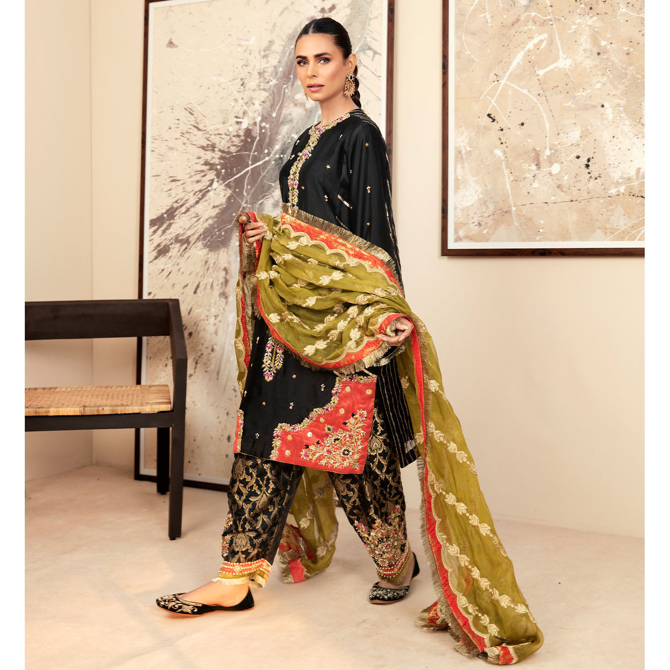 Black Embroidered Tissue Silk Kurta Set (3-Piece) - Image 3