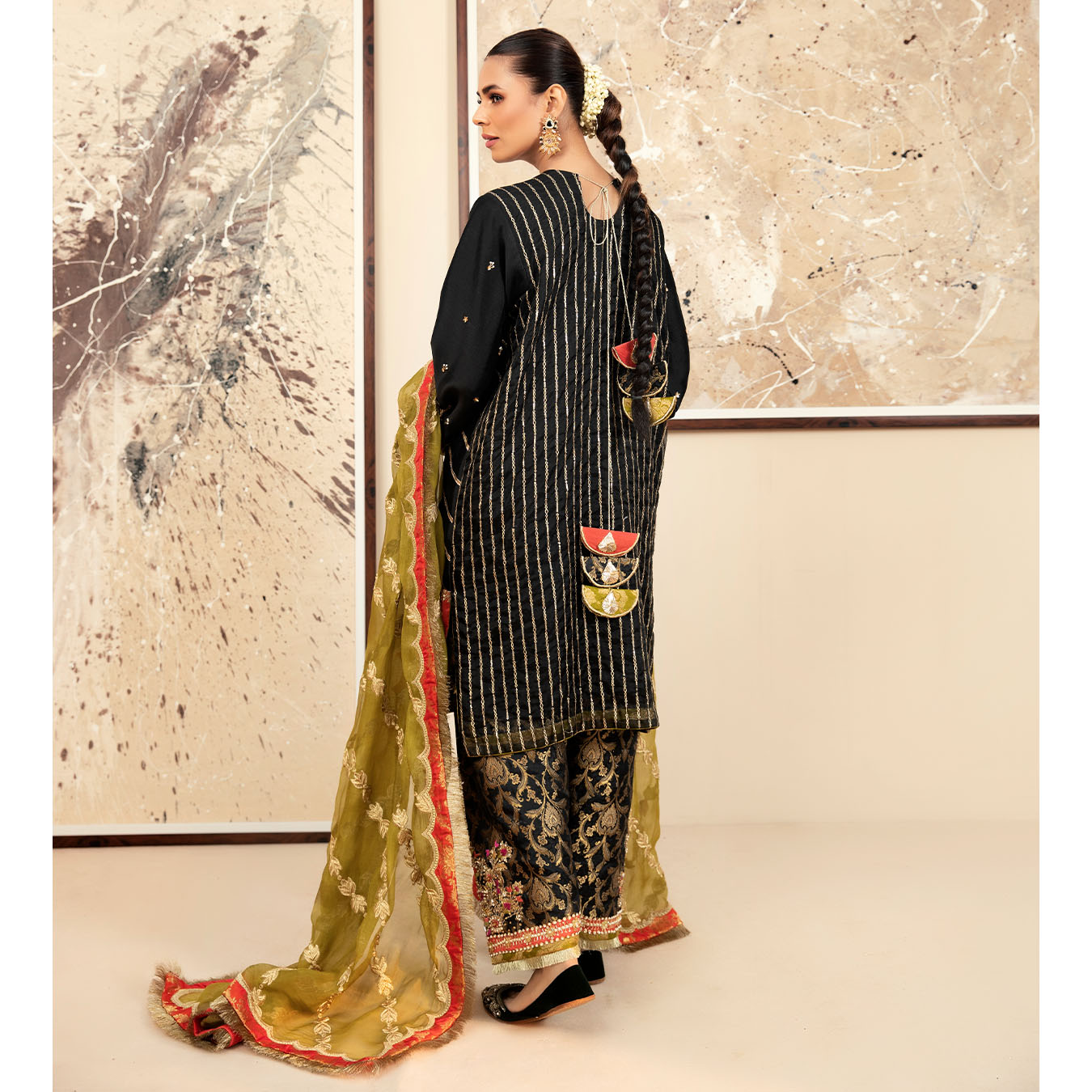 Black Embroidered Tissue Silk Kurta Set (3-Piece) - Image 4