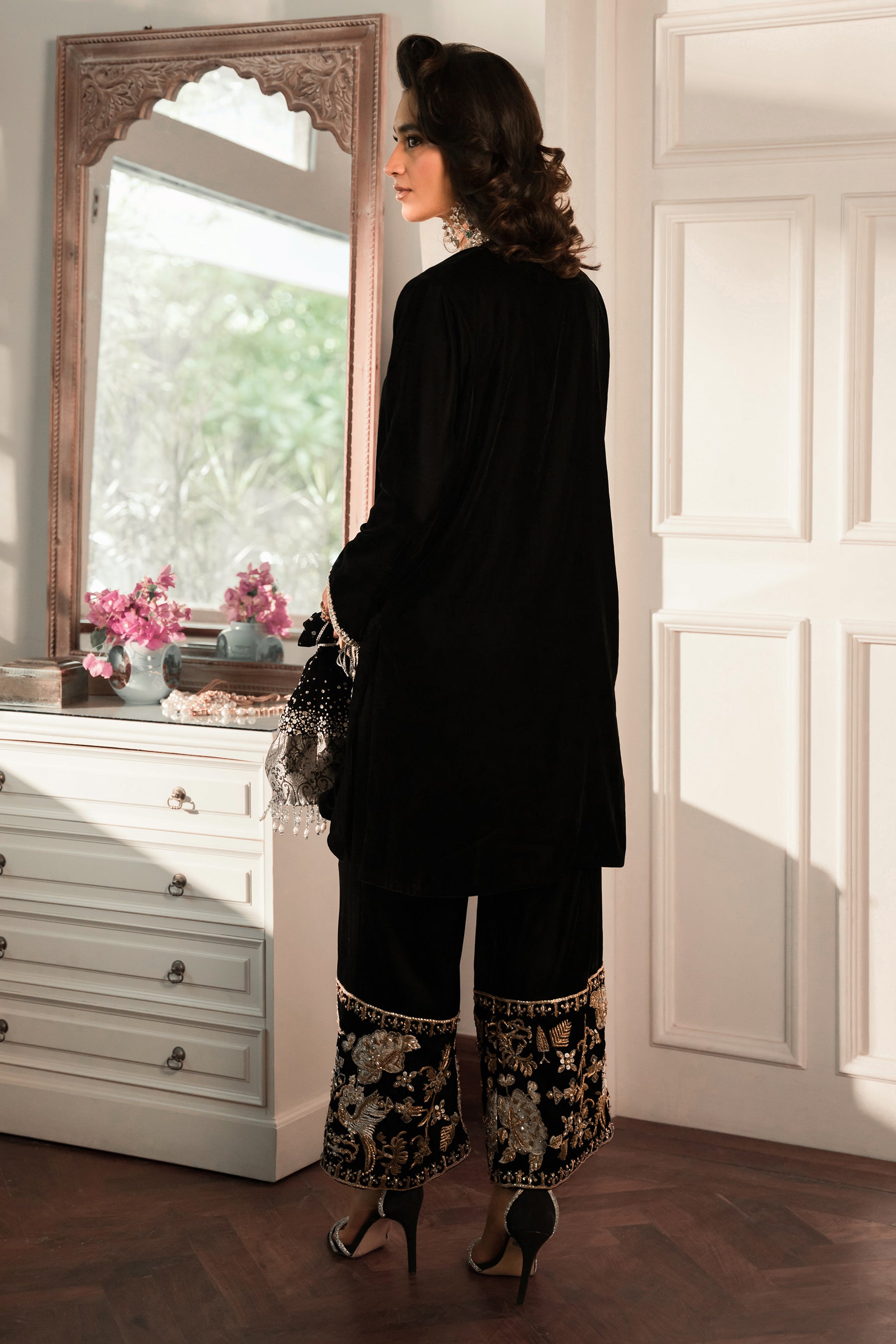 Black Crystal-Embellished Velvet Salwar Kameez (3-Piece) - Image 10