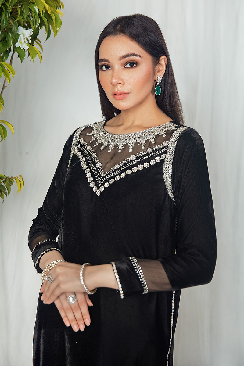 Pakistani Black Velvet Dabka Embroidered Long Shirt (2-Piece) - Image 3