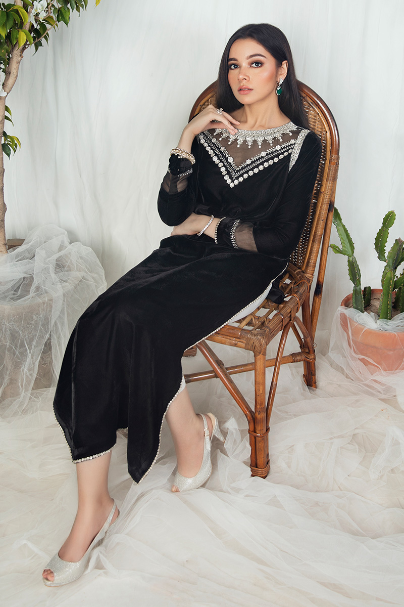 Pakistani Black Velvet Dabka Embroidered Long Shirt (2-Piece) - Image 4