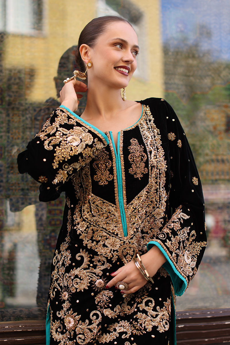 Pakistani Black Hand-Embroidered Velvet Salwar Kameez (3-Piece) - Image 2