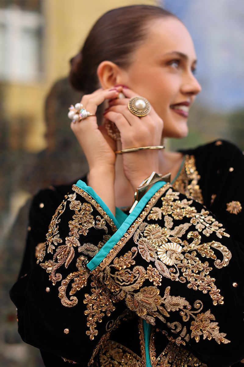 Pakistani Black Hand-Embroidered Velvet Salwar Kameez (3-Piece) - Image 5