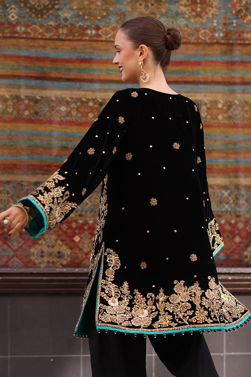Pakistani Black Hand-Embroidered Velvet Salwar Kameez (3-Piece) - Image 8