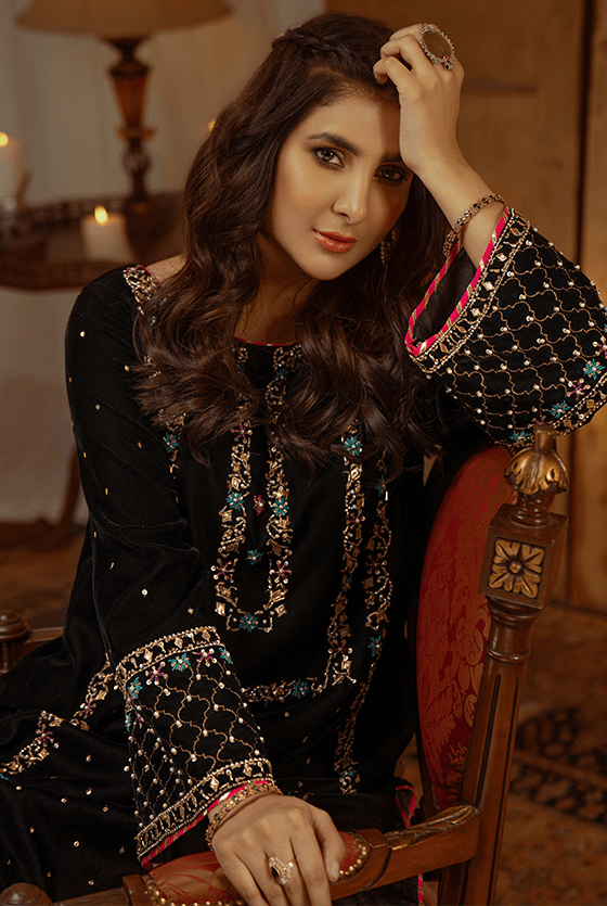 Black Hand Embellished Velvet Salwar Kameez (3-Piece) - Image 1