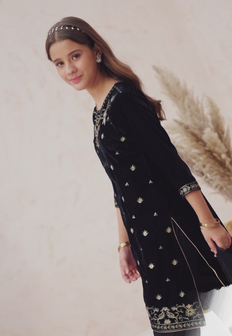 Pakistani Black Embroidered Velvet 3-Piece Salwar Kameez - Image 5
