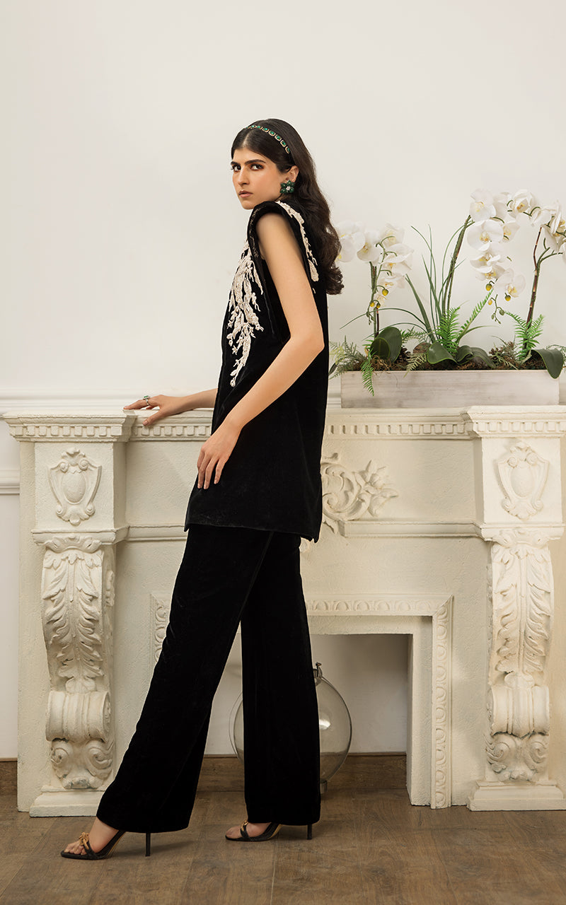 Pakistani Black Embroidered Velvet Jacket & Trousers (2-Piece) - Image 4