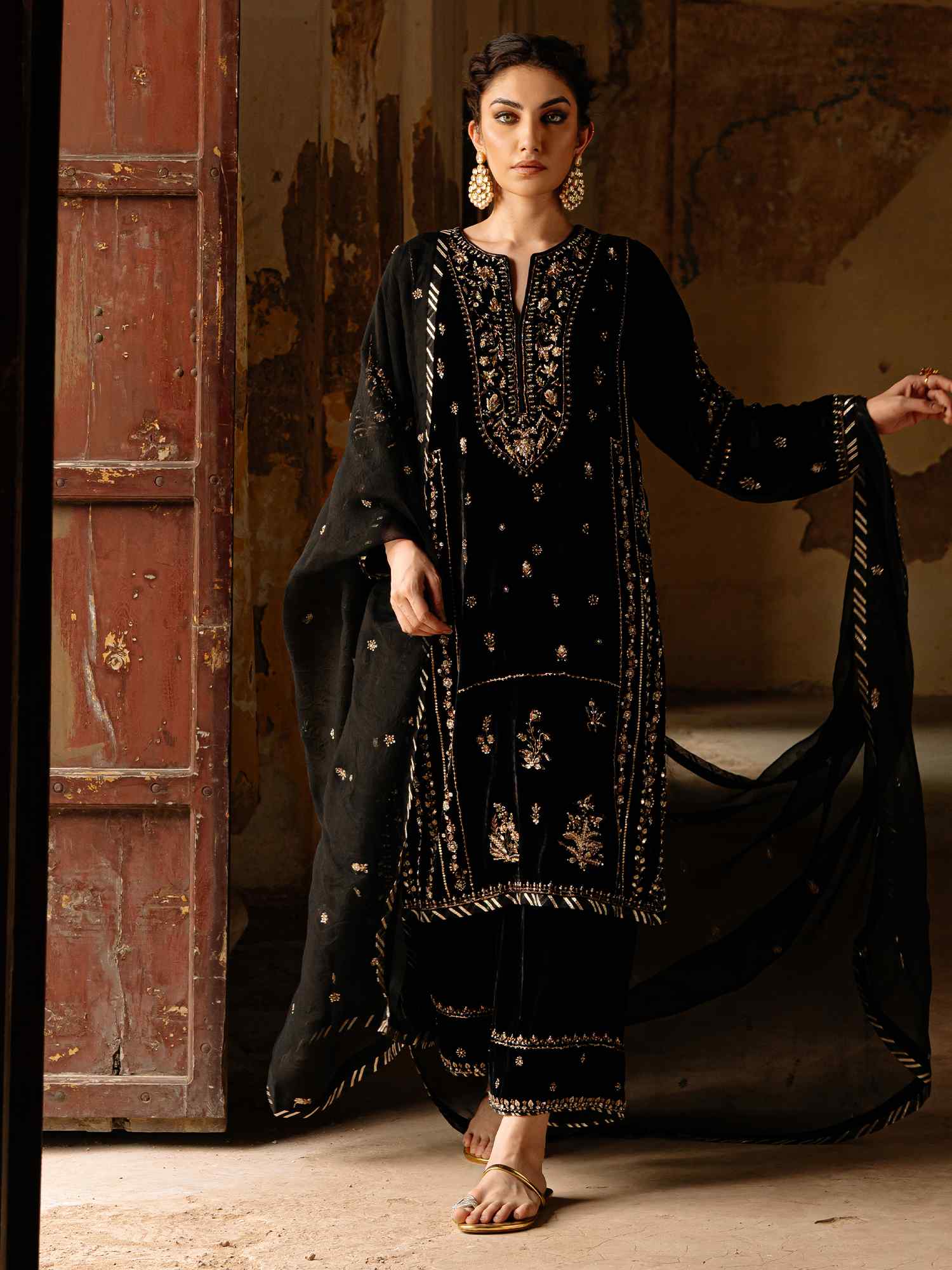 Pakistani Black Zari & Zardozi Velvet Salwar Kameez (3-Piece) - Image 1