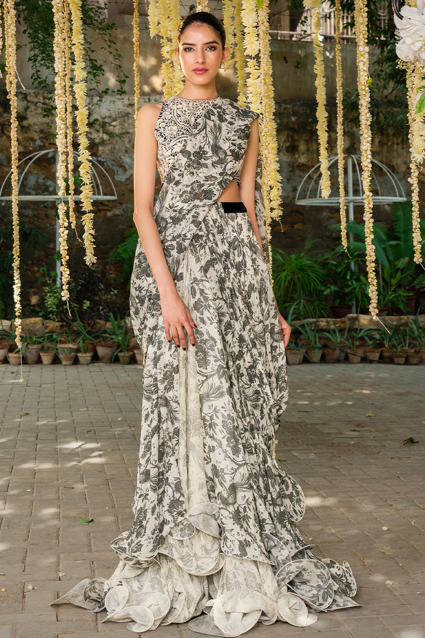 Pakistani Monochrome Embroidered Georgette Draped Lehnga Sari (2-Piece) - Image 4